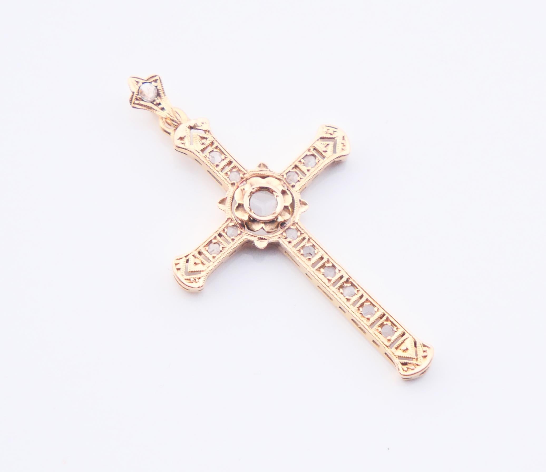 Antique Cross Crucifix Diamonds solid 18K Gold / 1.22 g For Sale 1