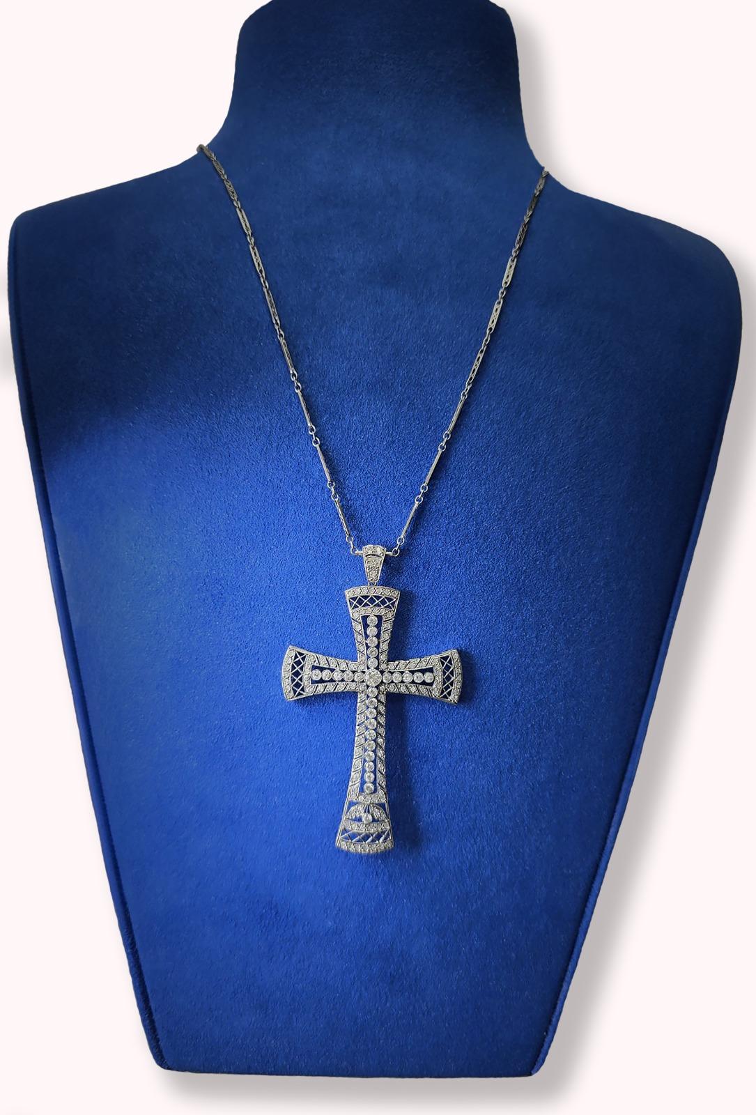 Round Cut Antique Cross Necklace in 18k White Gold & Platinum Diamonds For Sale