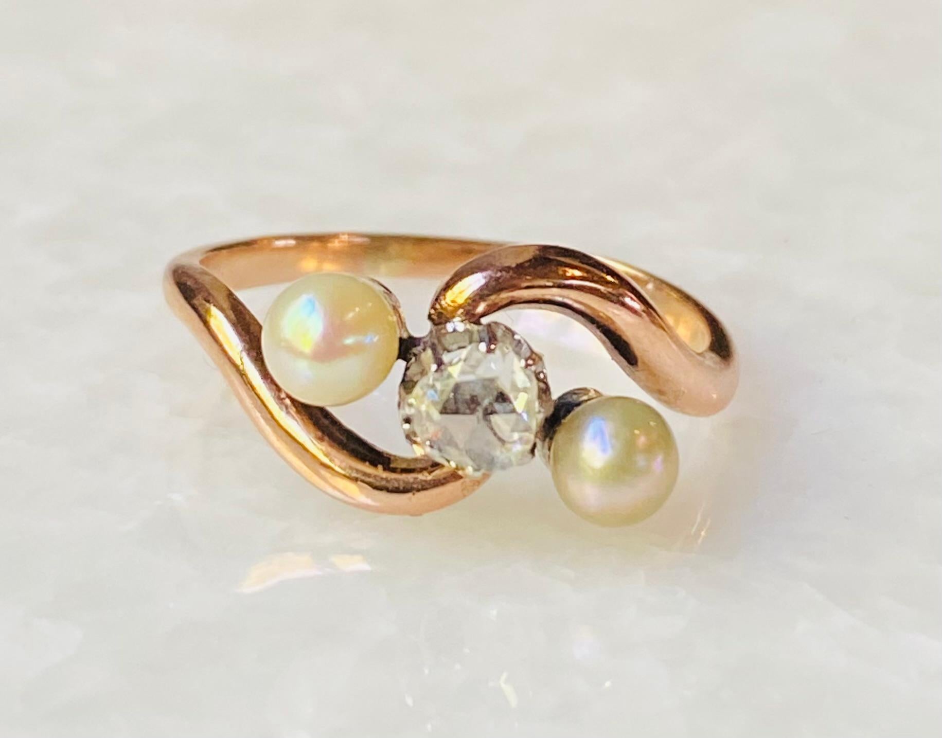 Antique Cross over Ring with High Quality Natural Diamond and Two Pearls For Sale 3