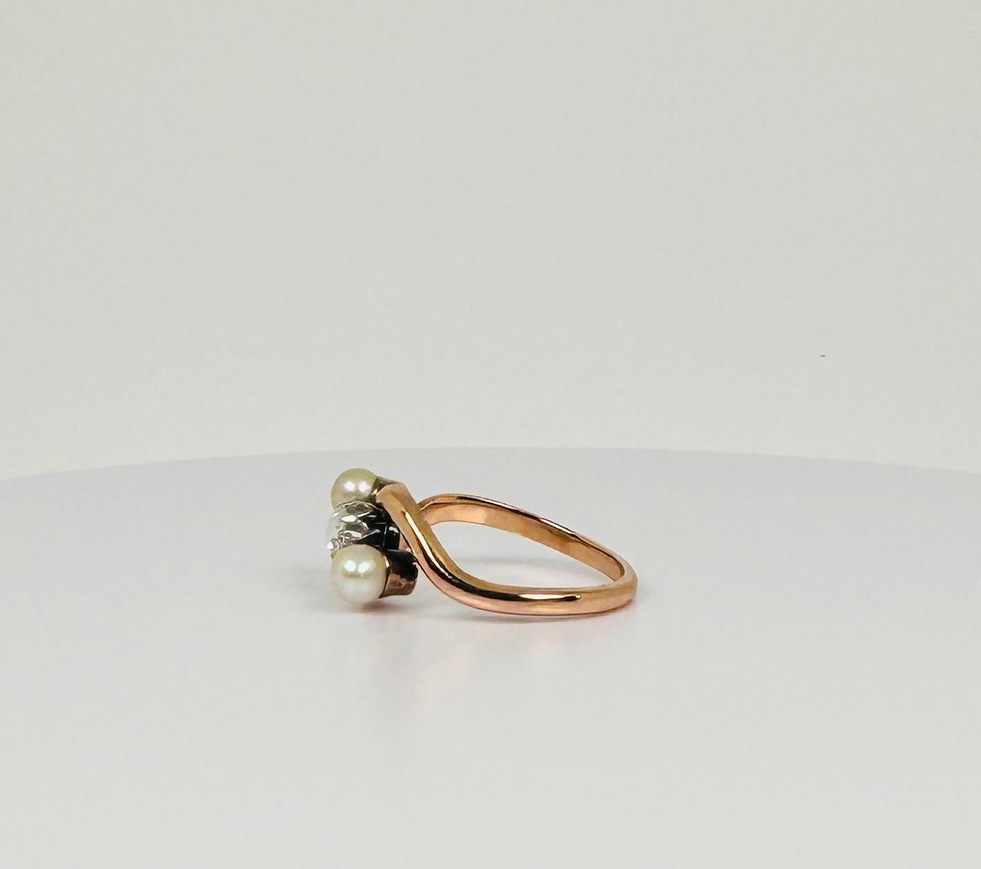 Anillo Cruzado de Oro Rosa de 18k con Perlas de Agua Salada de Diamante Natural talla Rosa Corte rosa en venta