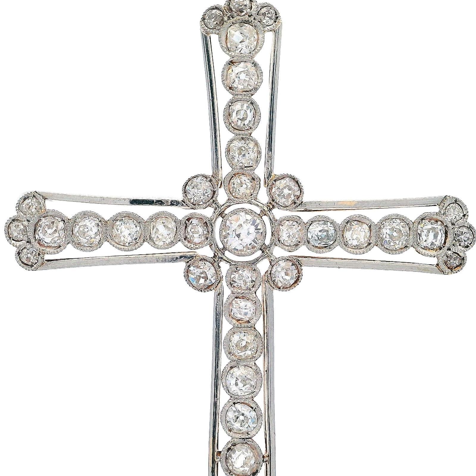 Antique Cross Pendant Necklace in Platinum & 18kt Gold with 3.60 CTW in Diamonds In Excellent Condition For Sale In Aventura, FL