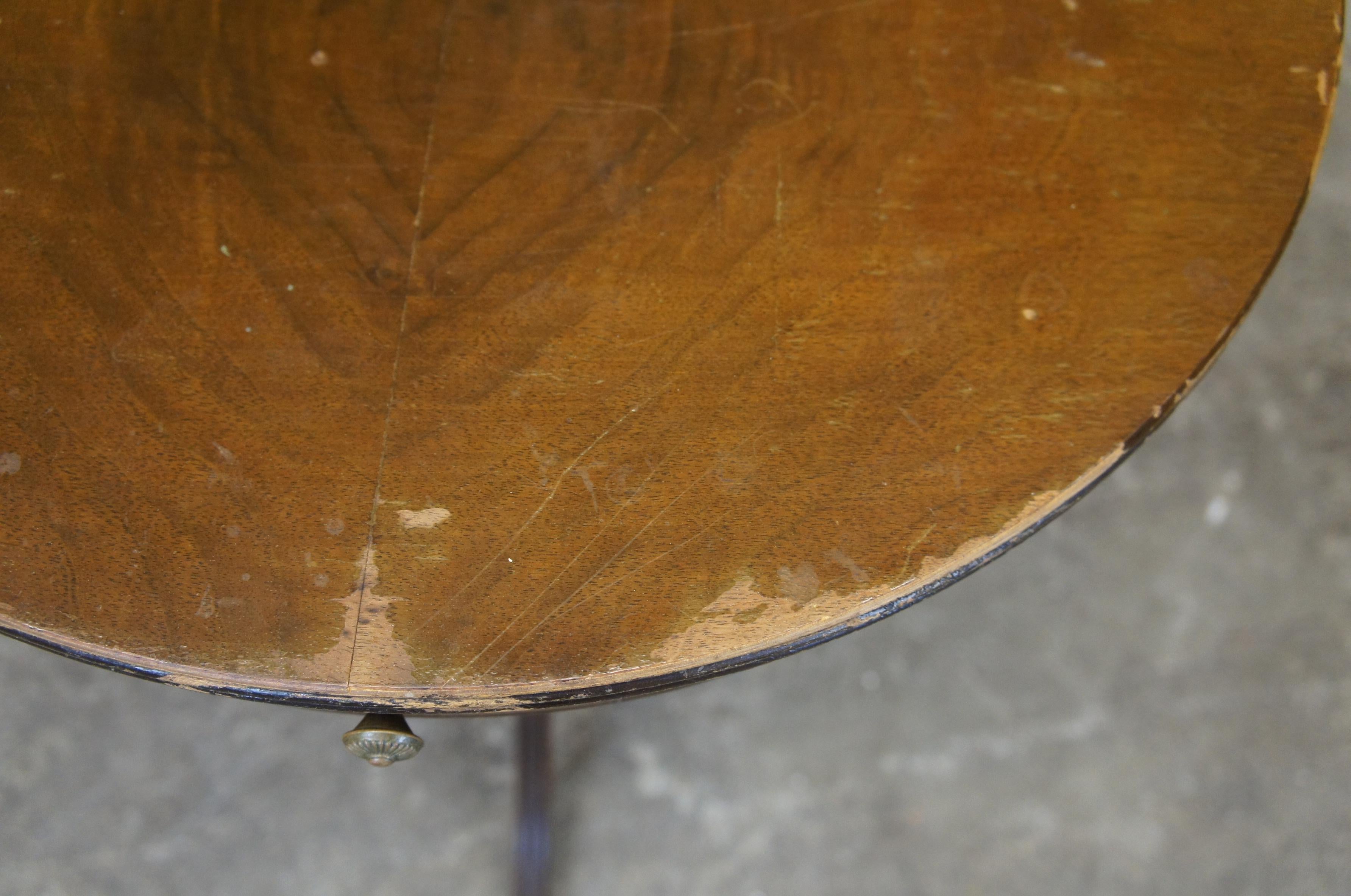 Antique Crotch Mahogany Duncan Phyfe Round Side Pedestal Table Plant Stand In Fair Condition In Dayton, OH