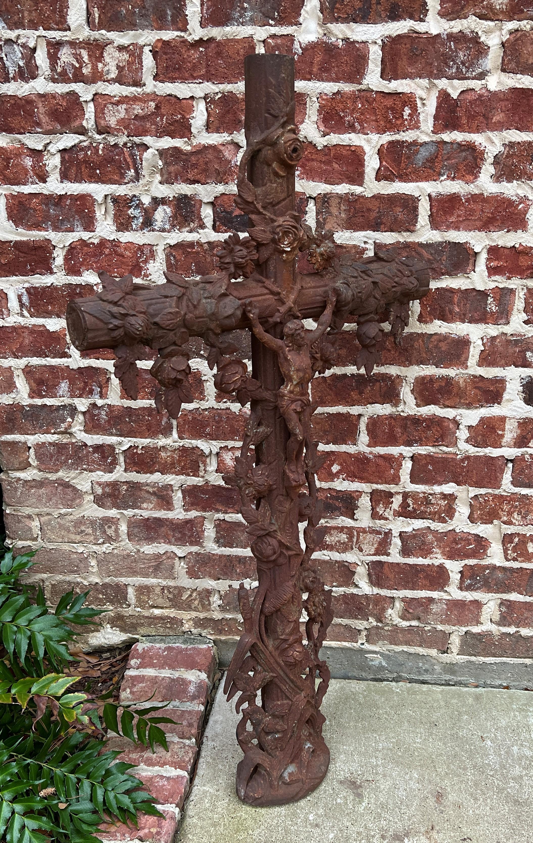 19th Century Antique Crucifix Cross Cast Iron Garden Architectural Chapel Church Cemetery #2 For Sale