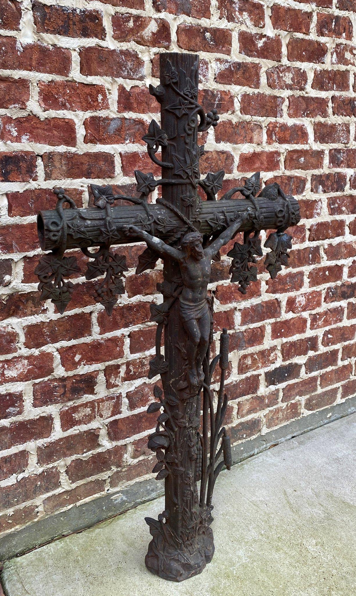 Early 20th Century Antique Crucifix Cross Cast Iron Garden Architectural Chapel Church Cemetery