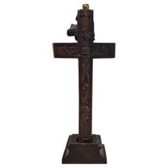 Antique crucifix made of wood (17th century)