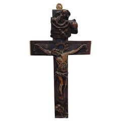 Antique crucifix made of wood (17th century)