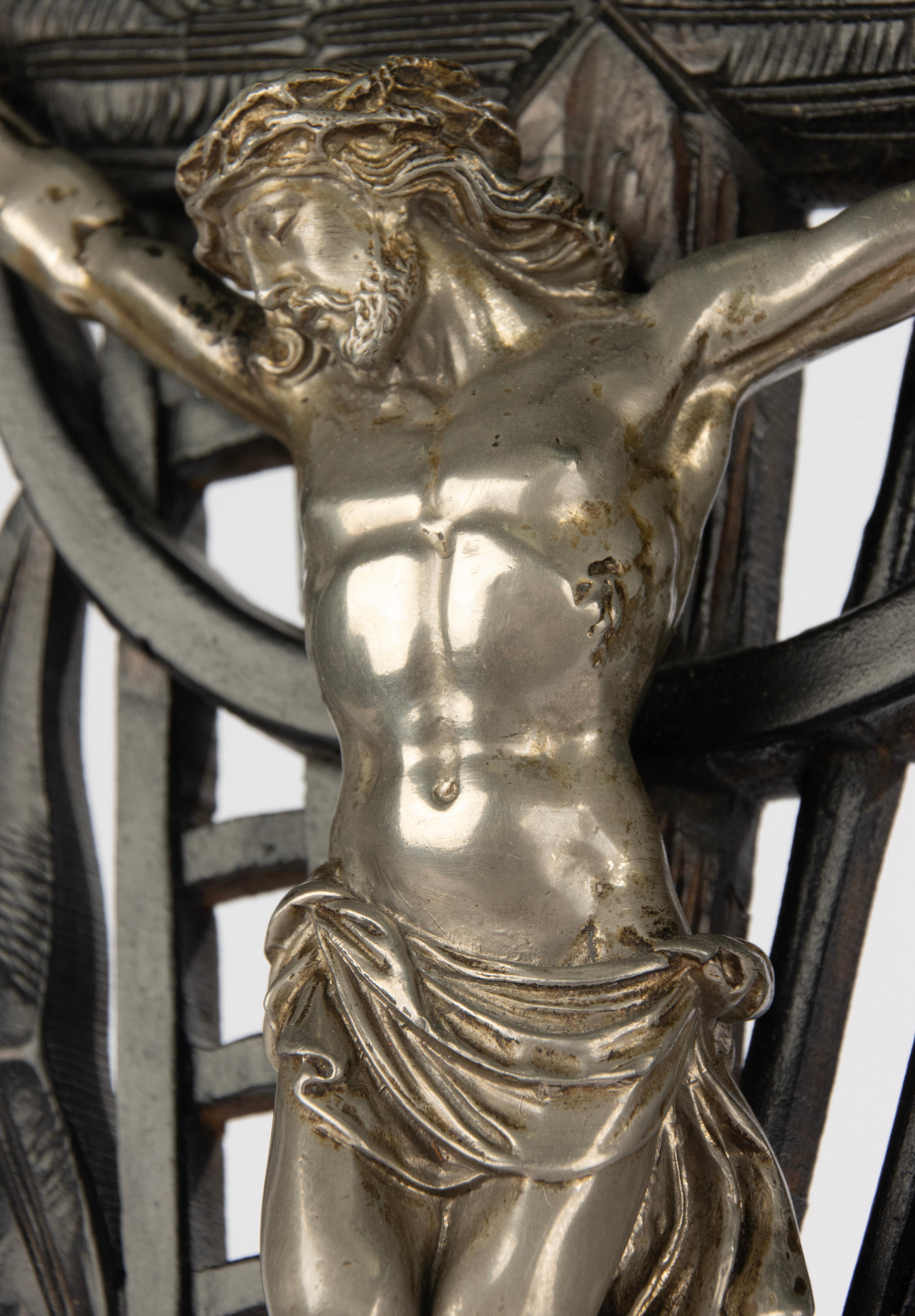 Antique Crucifix Stand - Silver Plated Jesus Christ - Wood Carved Cross For Sale 4