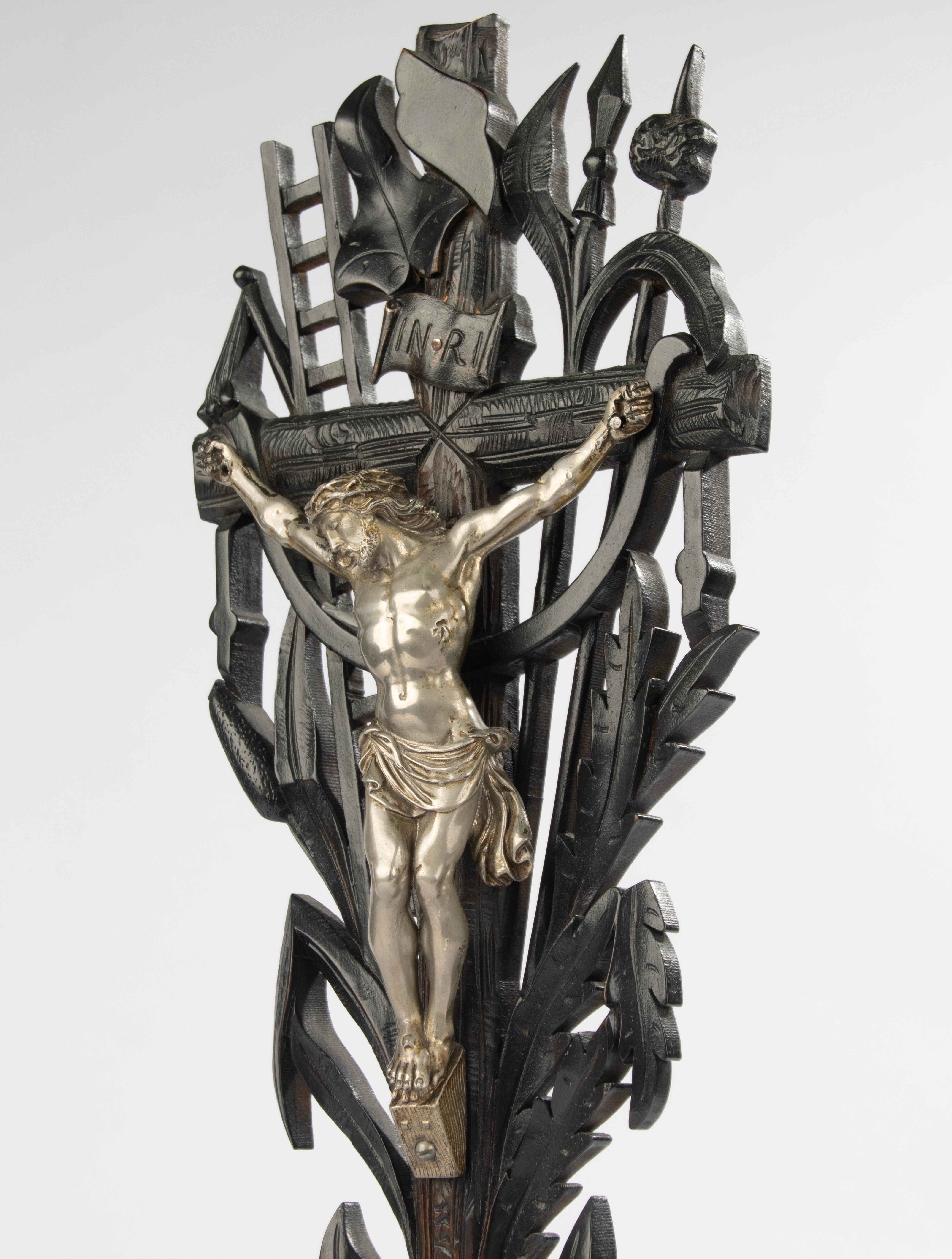 Antique Crucifix Stand - Silver Plated Jesus Christ - Wood Carved Cross For Sale 1