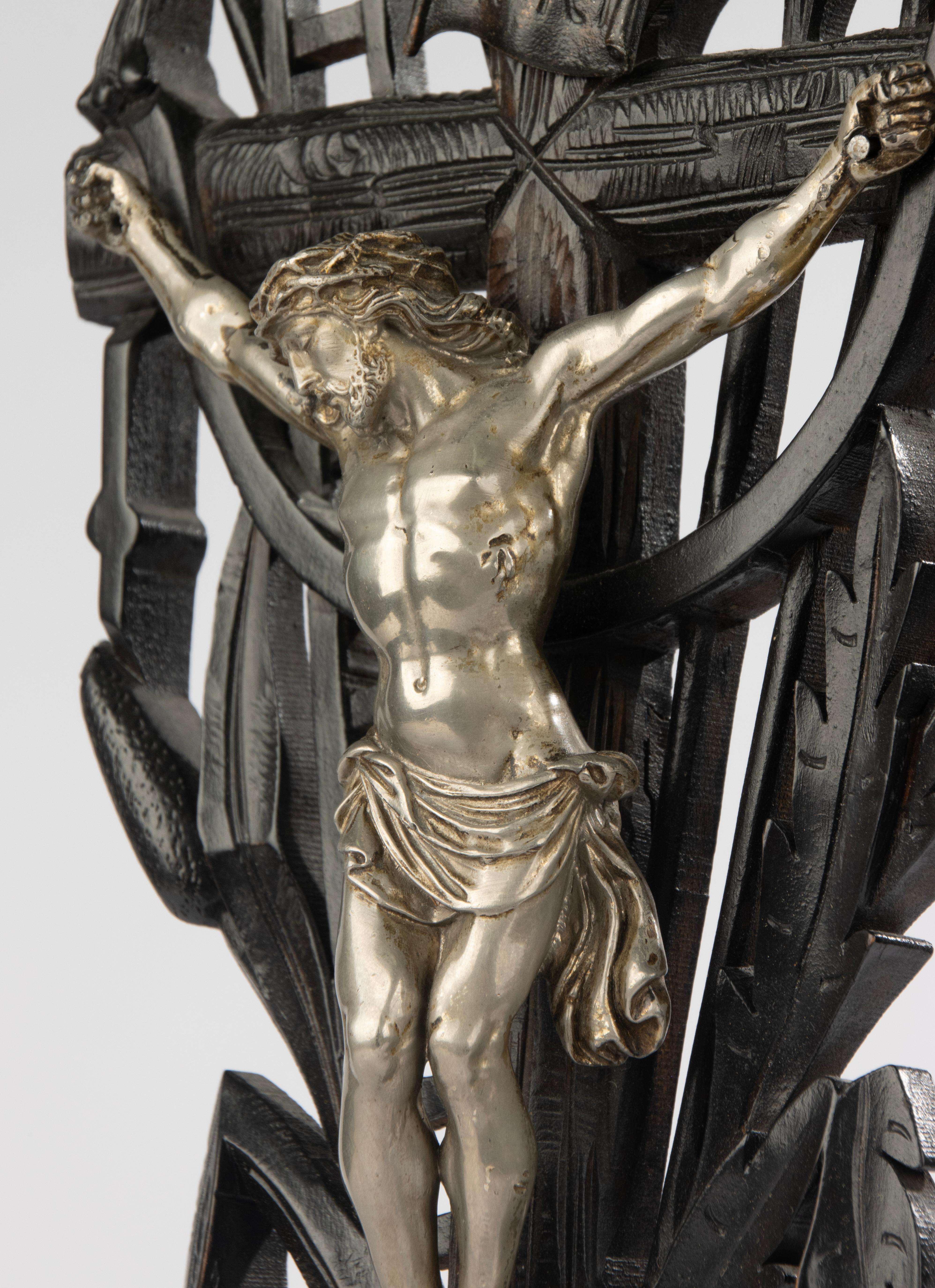 Antique Crucifix Stand - Silver Plated Jesus Christ - Wood Carved Cross For Sale 2