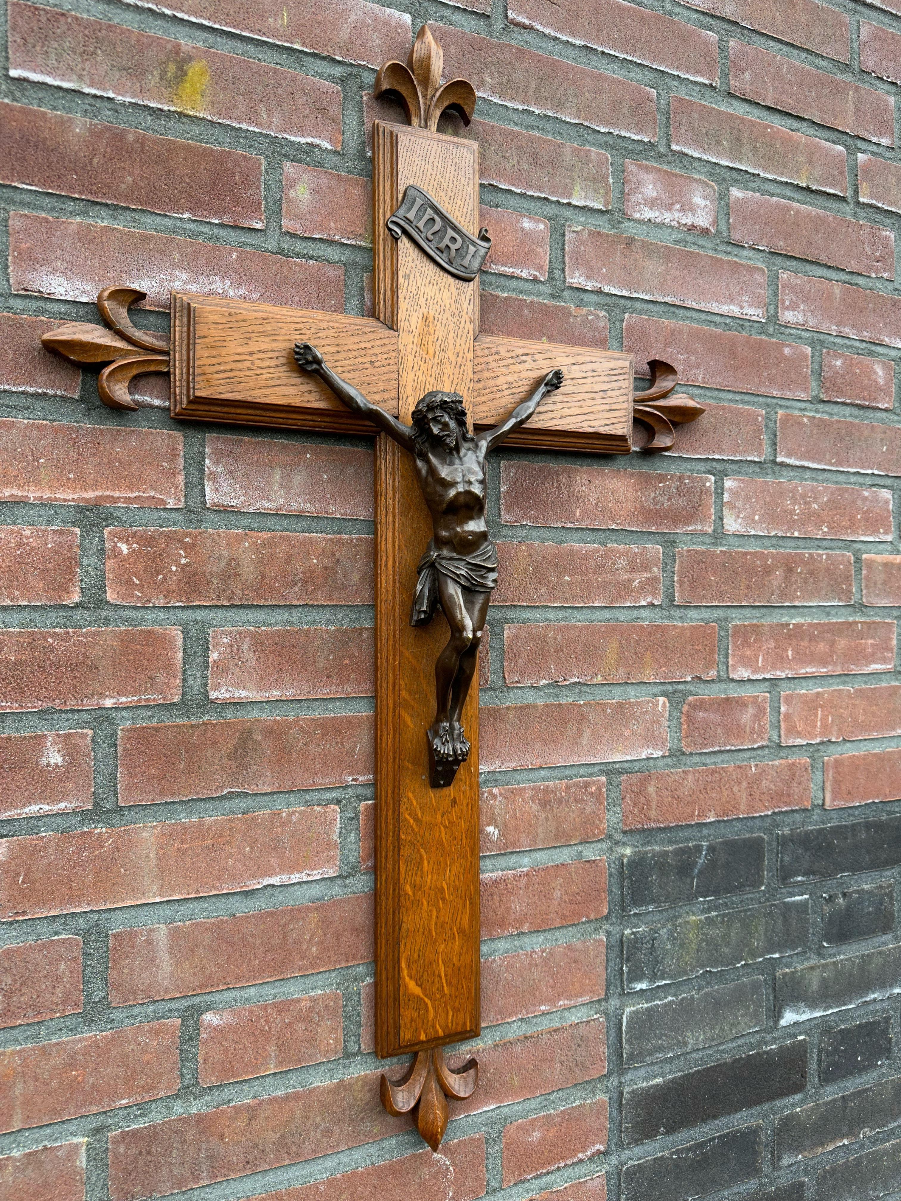 Antique Crucifix w. Bronze Corpus and Stunning Hand Carved Oakwood Cross For Sale 4