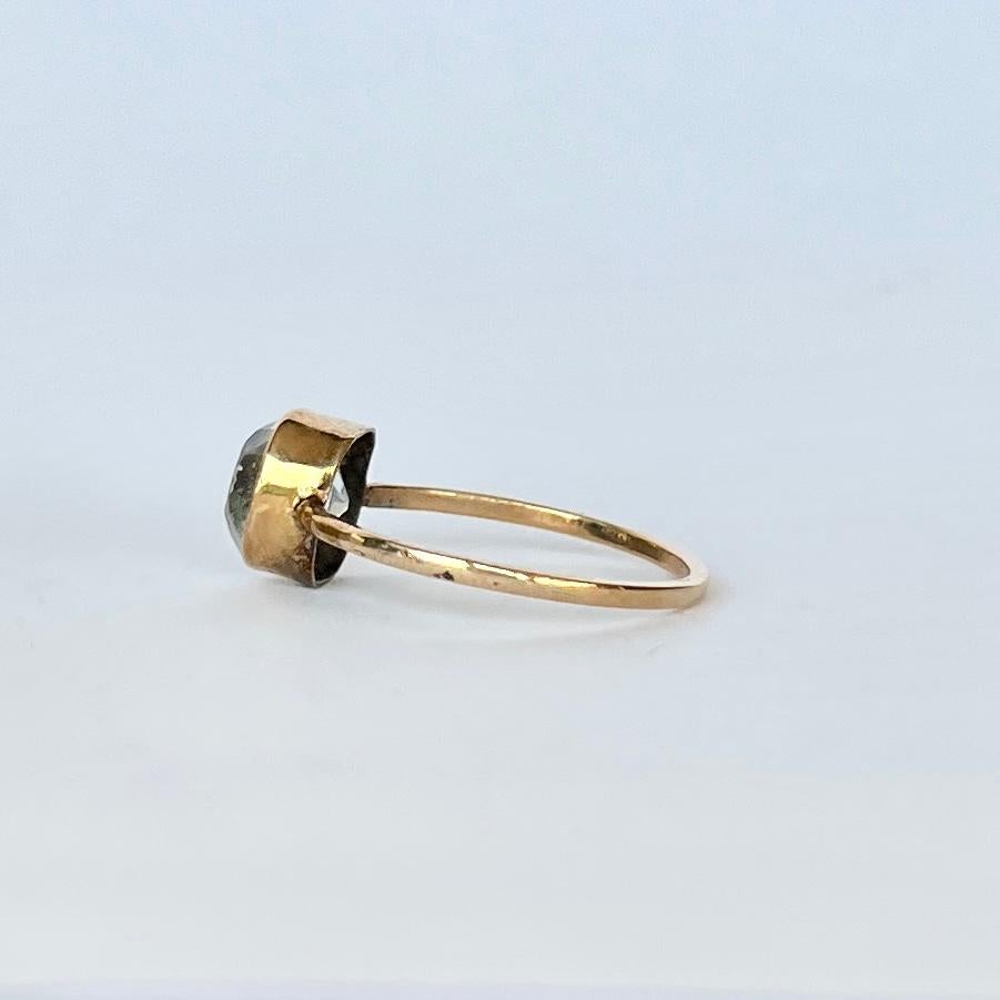 Antiker Ring aus Kristall und 9 Karat Gold  im Zustand „Gut“ im Angebot in Chipping Campden, GB