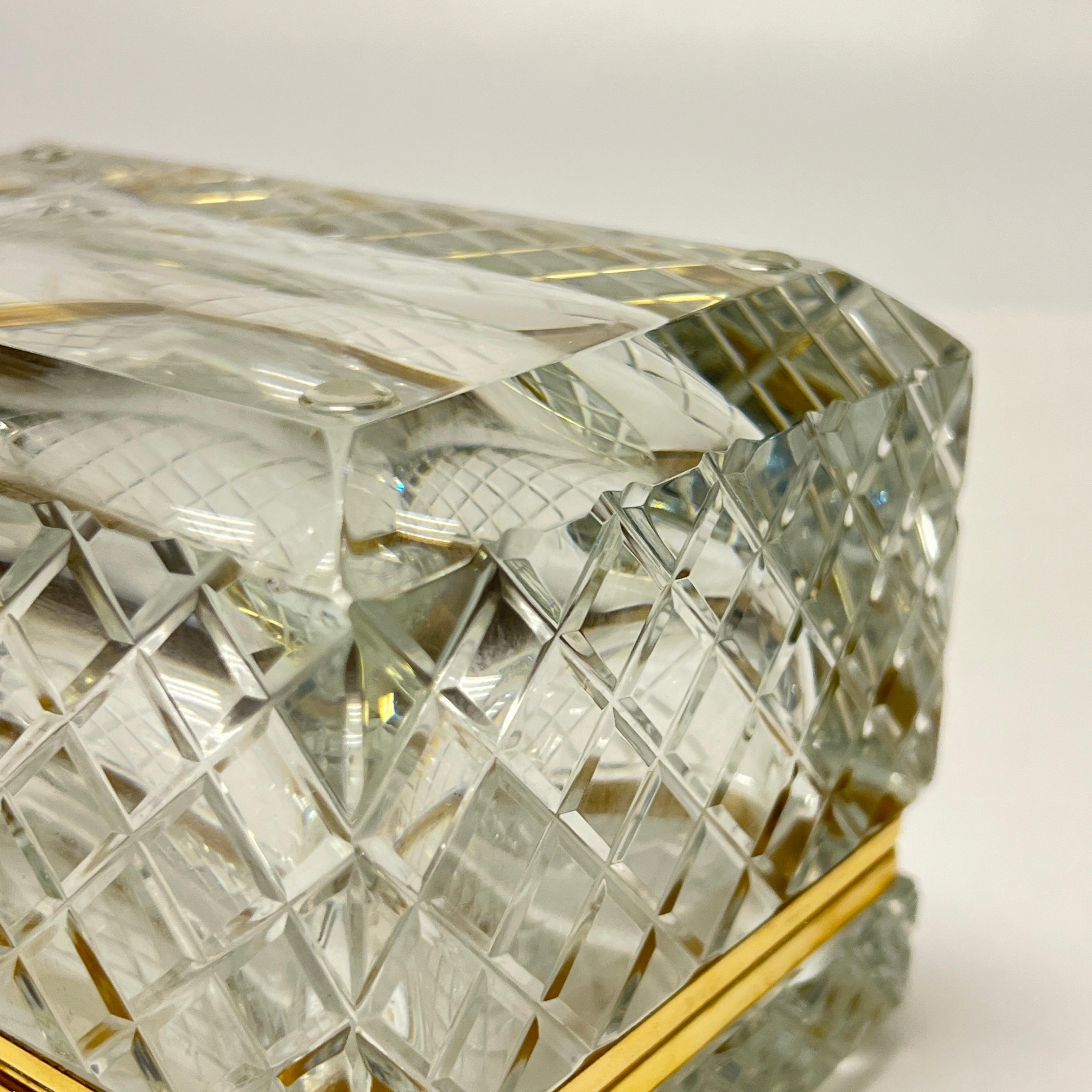 Antiguo Cofre / Caja de Cristal y Latón Dorado en venta 5