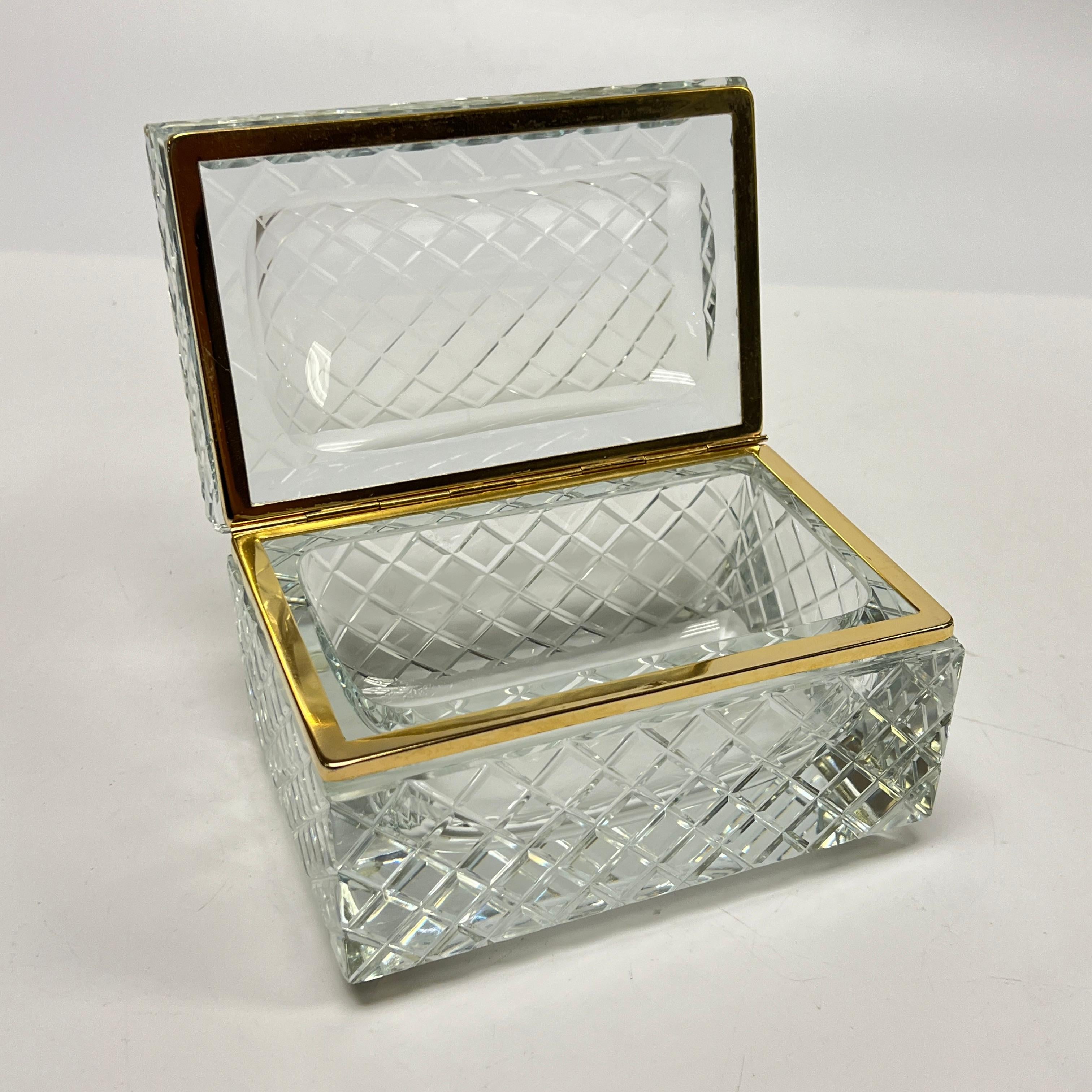 Antiguo Cofre / Caja de Cristal y Latón Dorado en Bueno estado para la venta en New York, NY