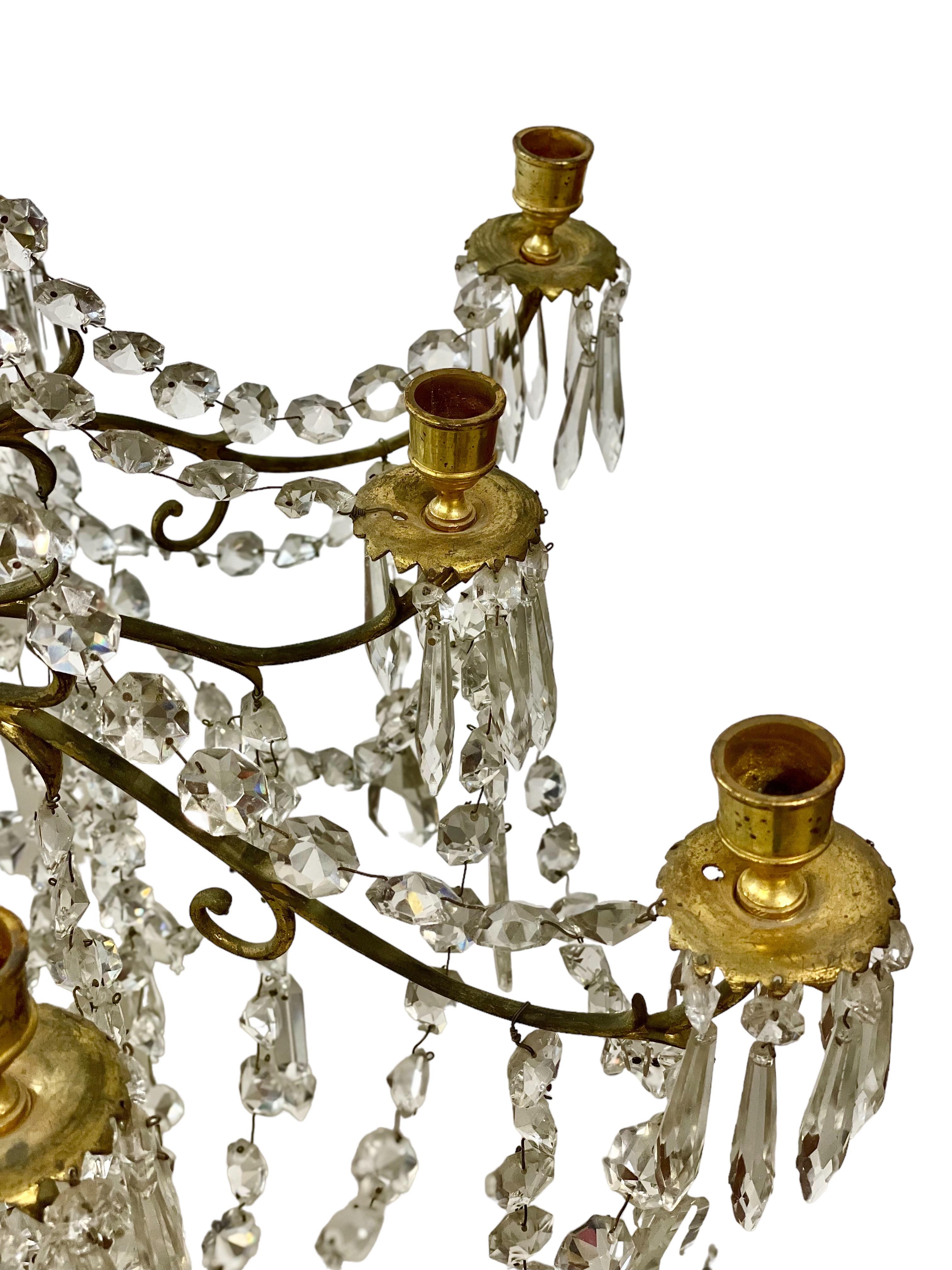 1880s French Crystal Chandelier of 12 Lights  In Good Condition For Sale In LA CIOTAT, FR