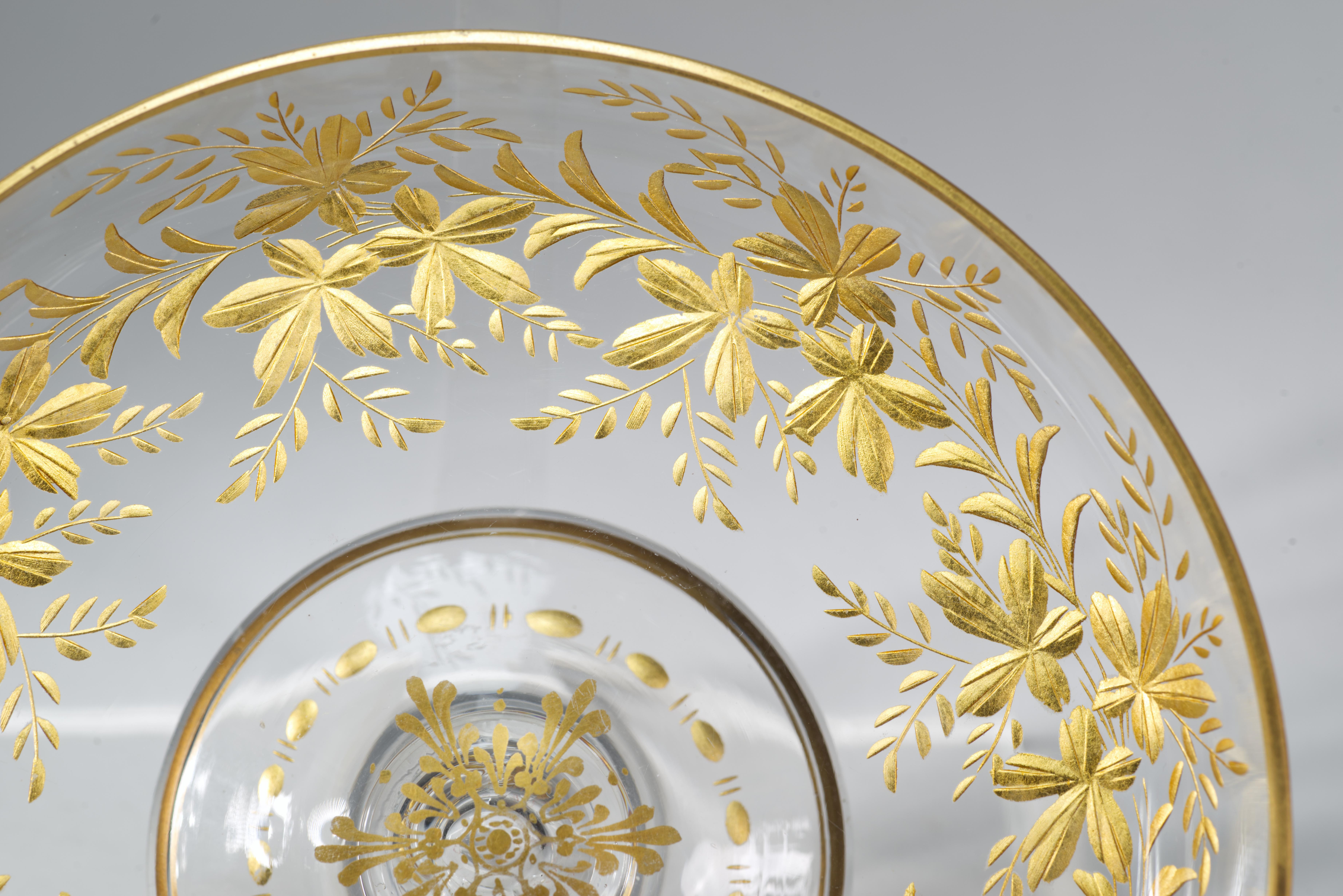 Antiguo Cuenco con Pie Tazza Tallado en Cristal Dorado, attrb a Josephinenhutte en venta 3