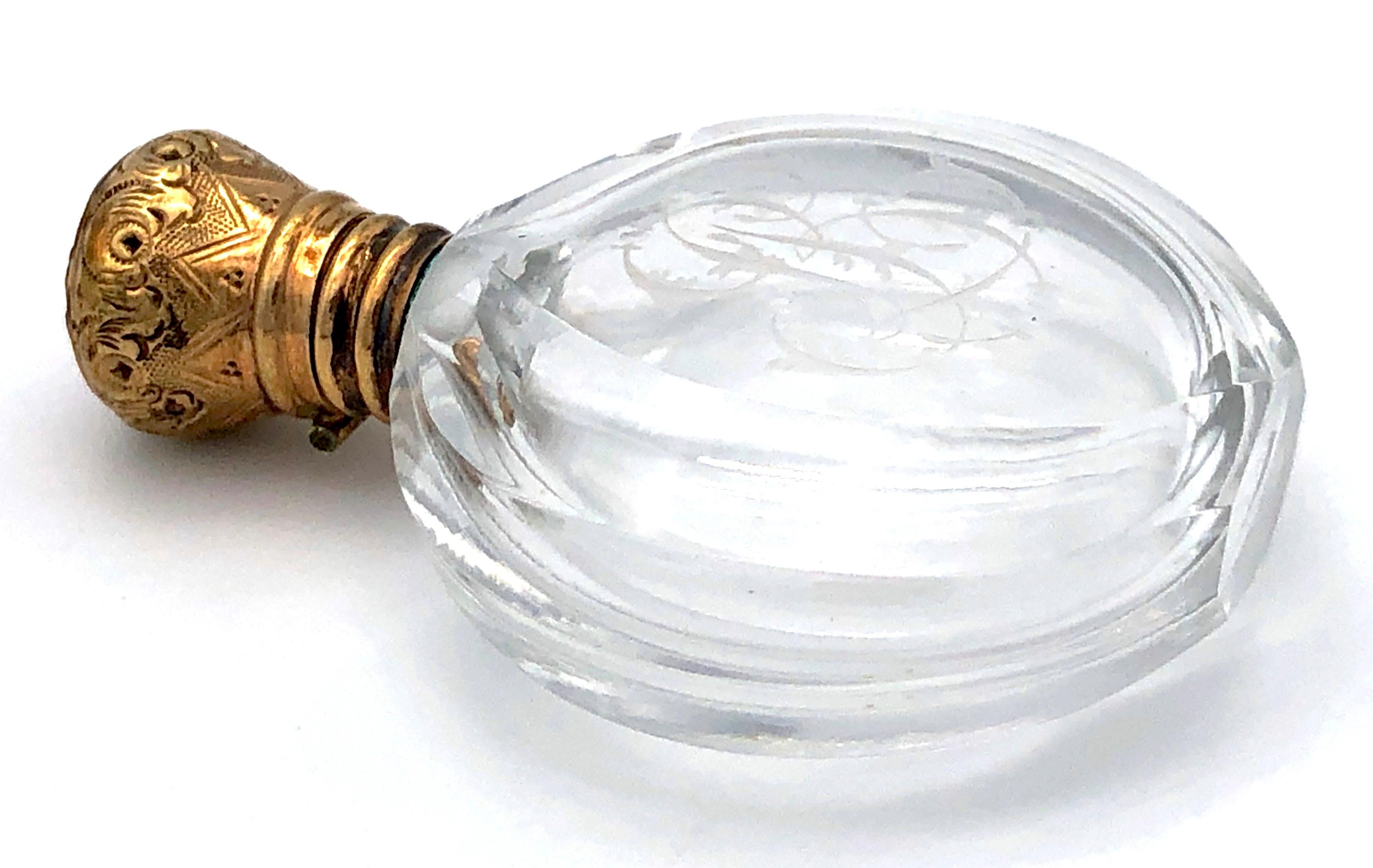 Antique Early Victorian Crystal Glass Gold Scent Bottle Perfume Bottle In Excellent Condition In Munich, Bavaria