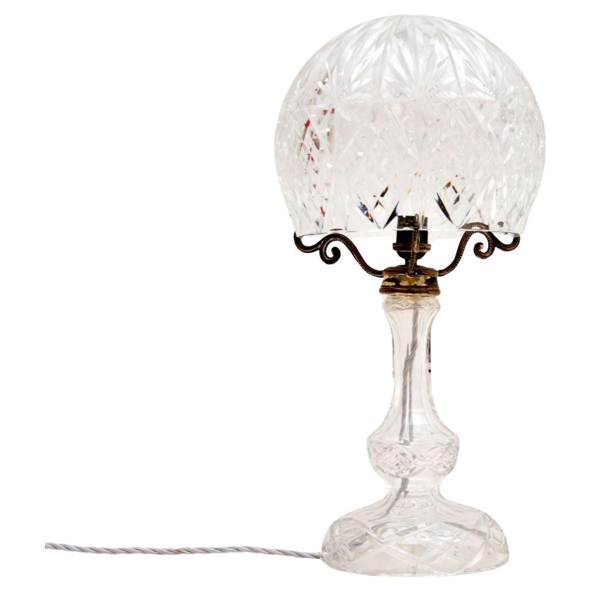 Lampe de table ancienne en verre de cristal en vente