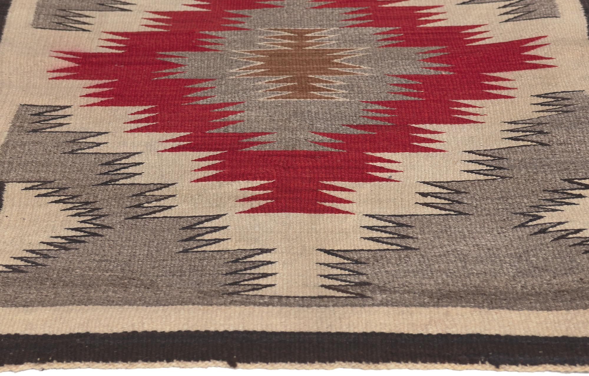 Antique Crystal Navajo Rug, Native American Meets Western Chic In Good Condition In Dallas, TX