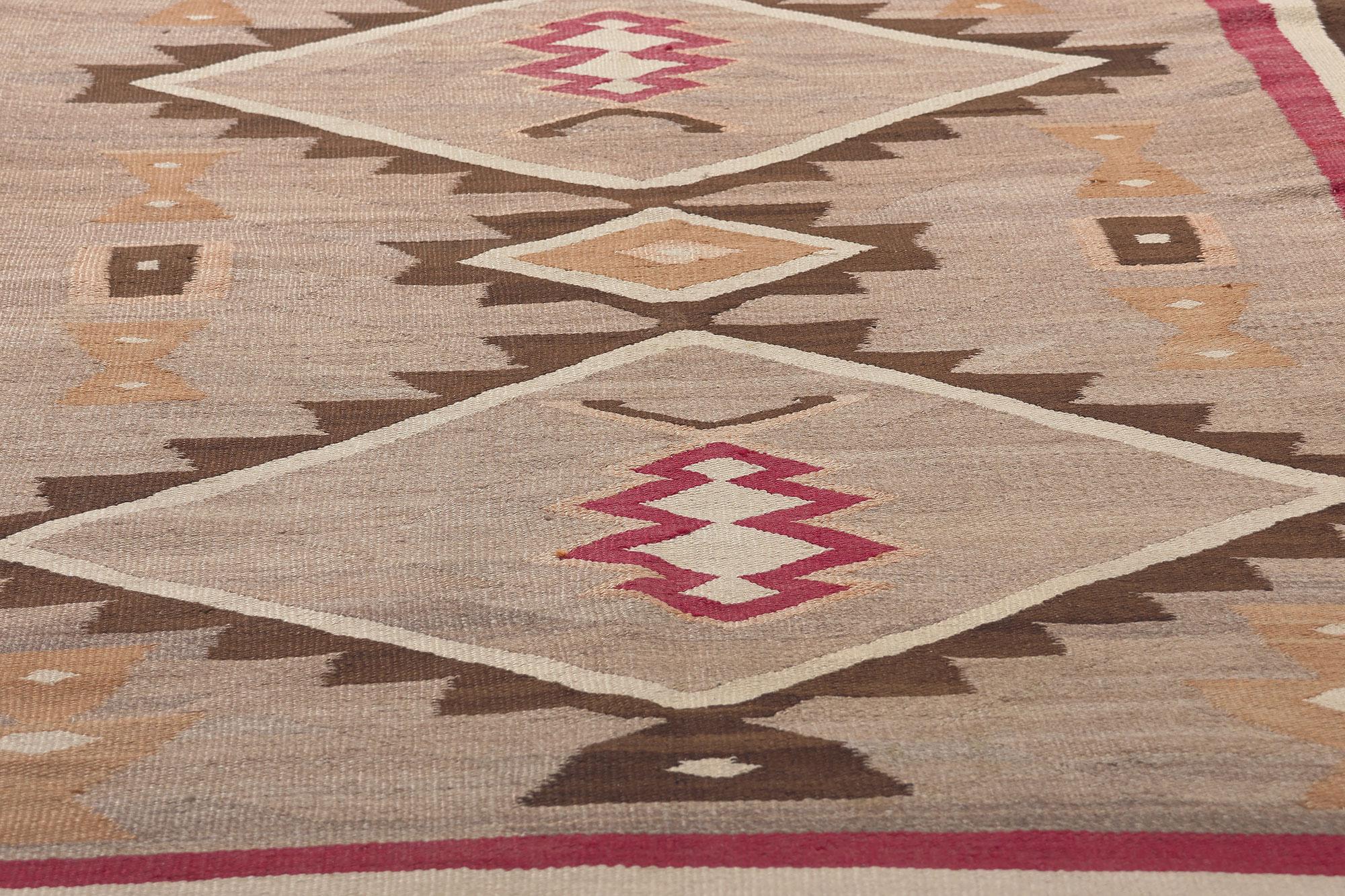Antique Crystal Navajo Rug  Southwest Style Meets Native American In Good Condition In Dallas, TX