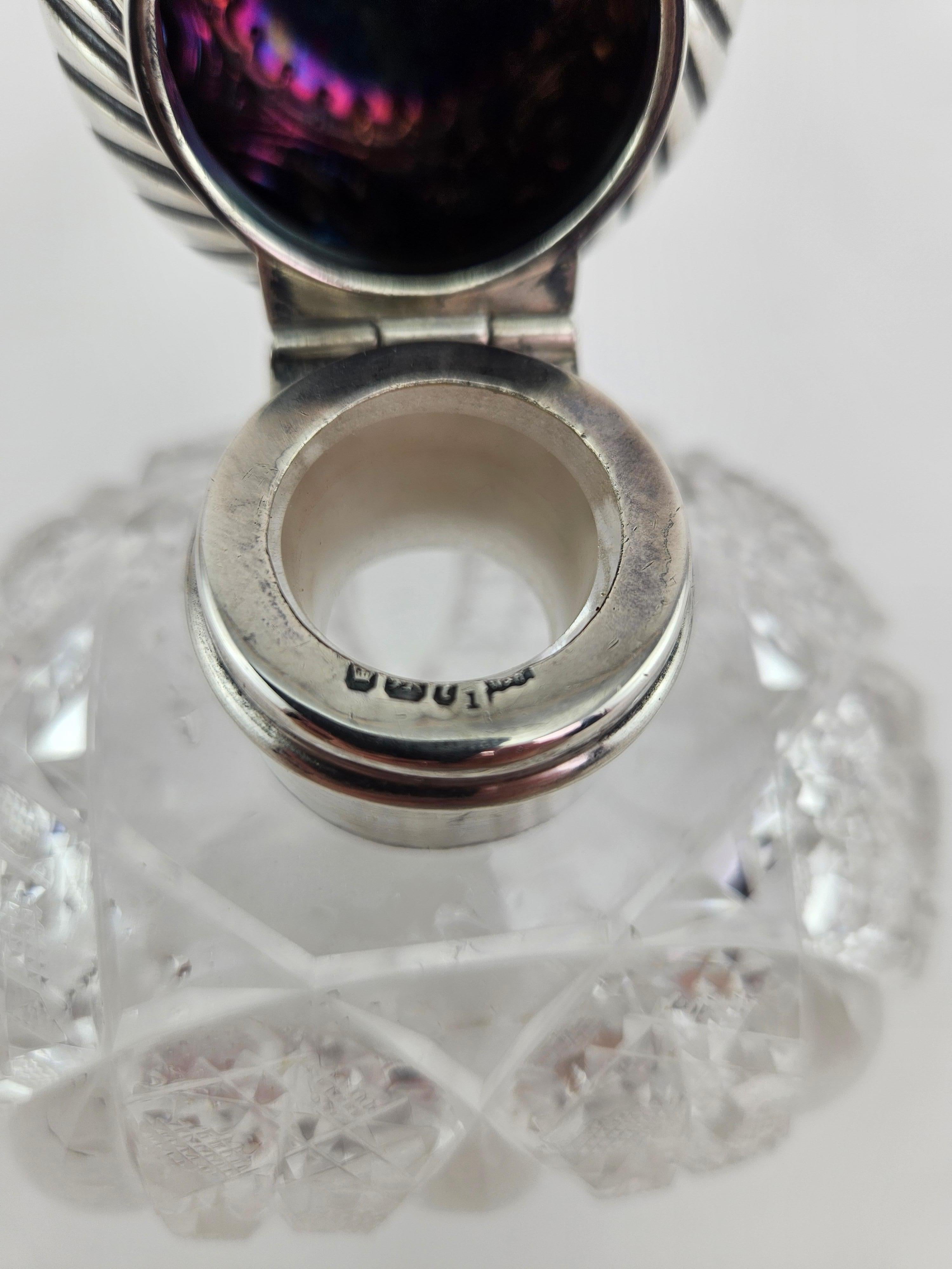 Bouteille de parfum antique en cristal avec dessus en argent sterling en vente 5