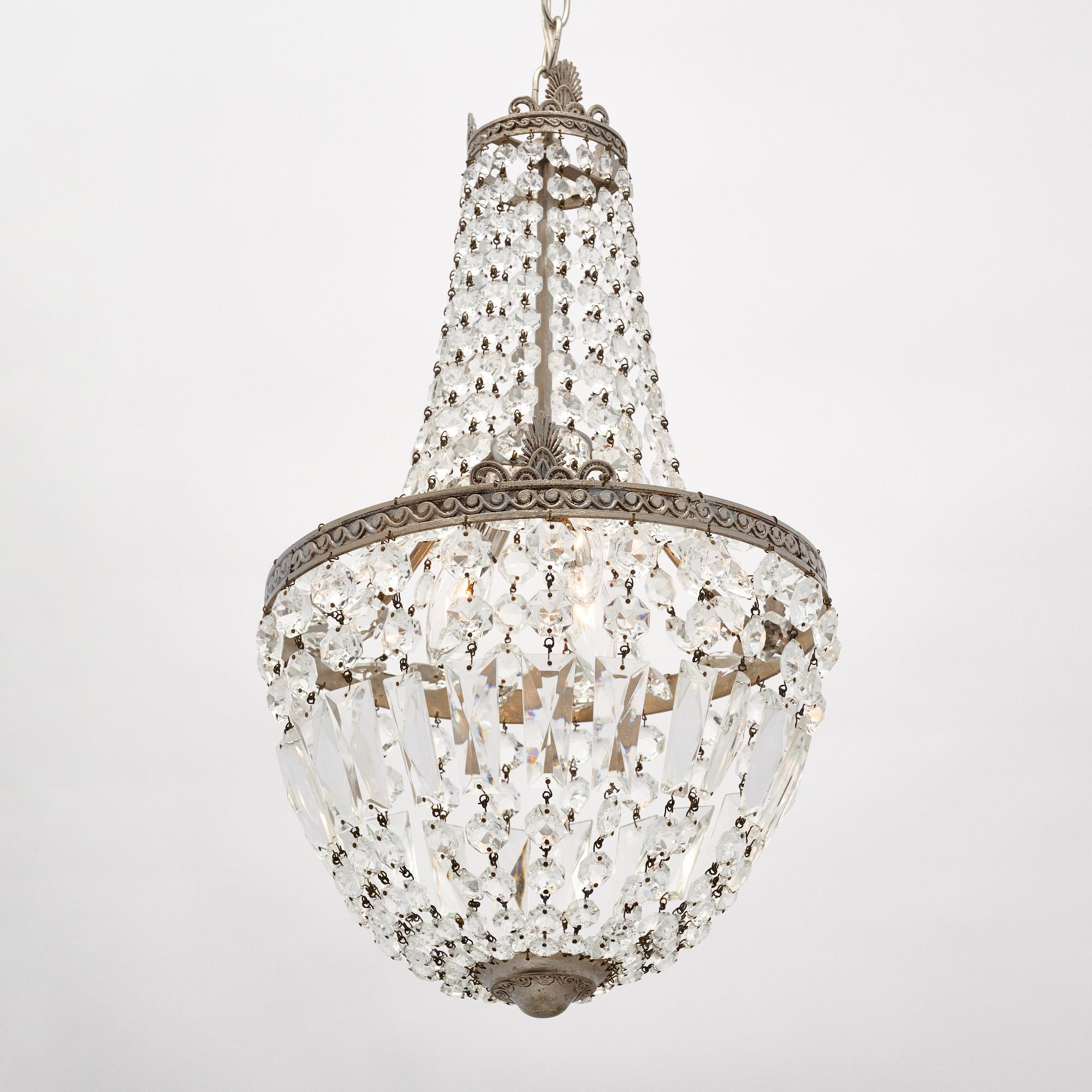 Metà XX secolo Lampadario in cristallo antico A. Silver in vendita