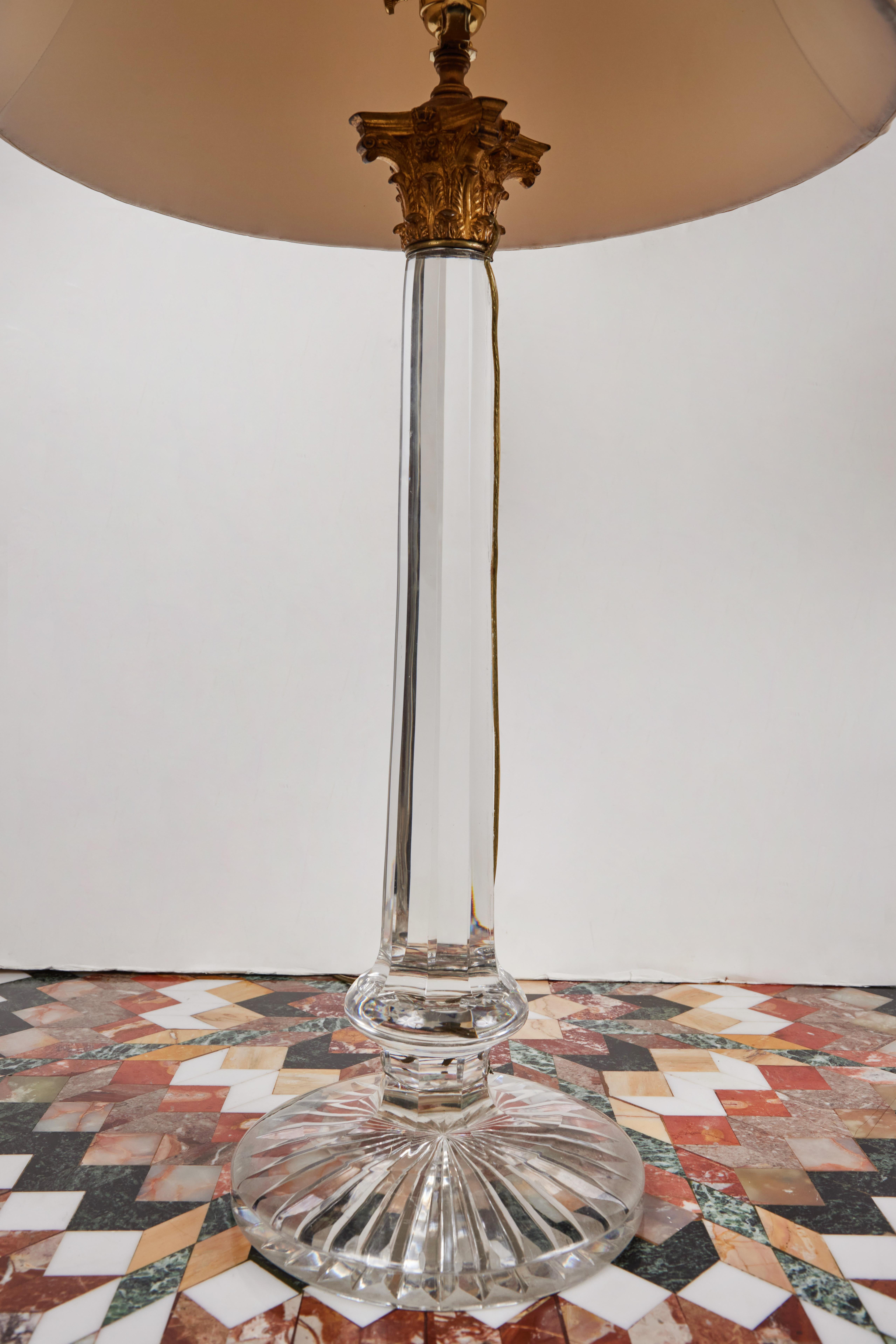Moulage Lampe de bureau ancienne en cristal en vente