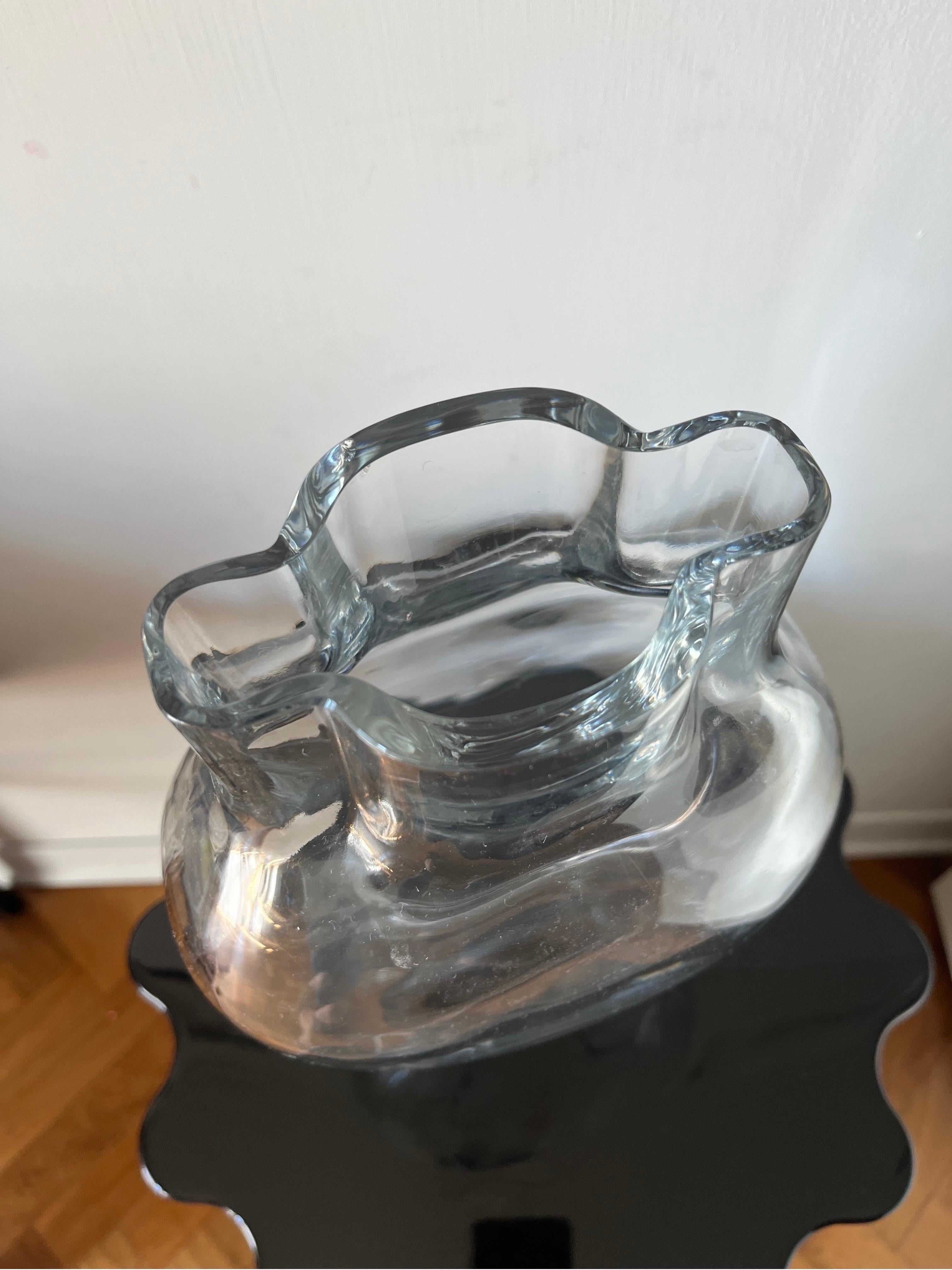 Vase en cristal ancien fabriqué en France dans les années 1950 - Art en vente 3