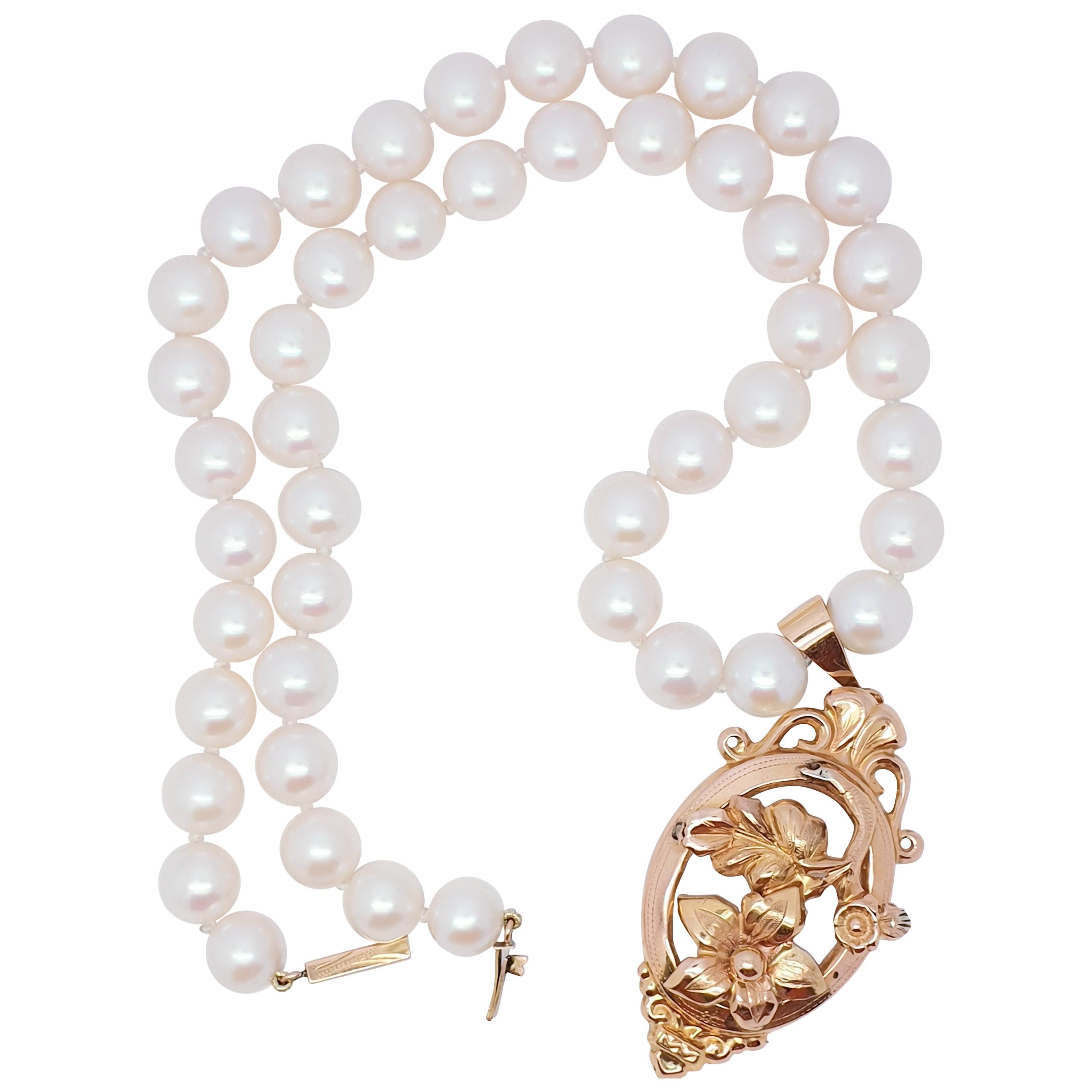 Antique Cultured Pearl Necklace 18 Karat Gold Clasp