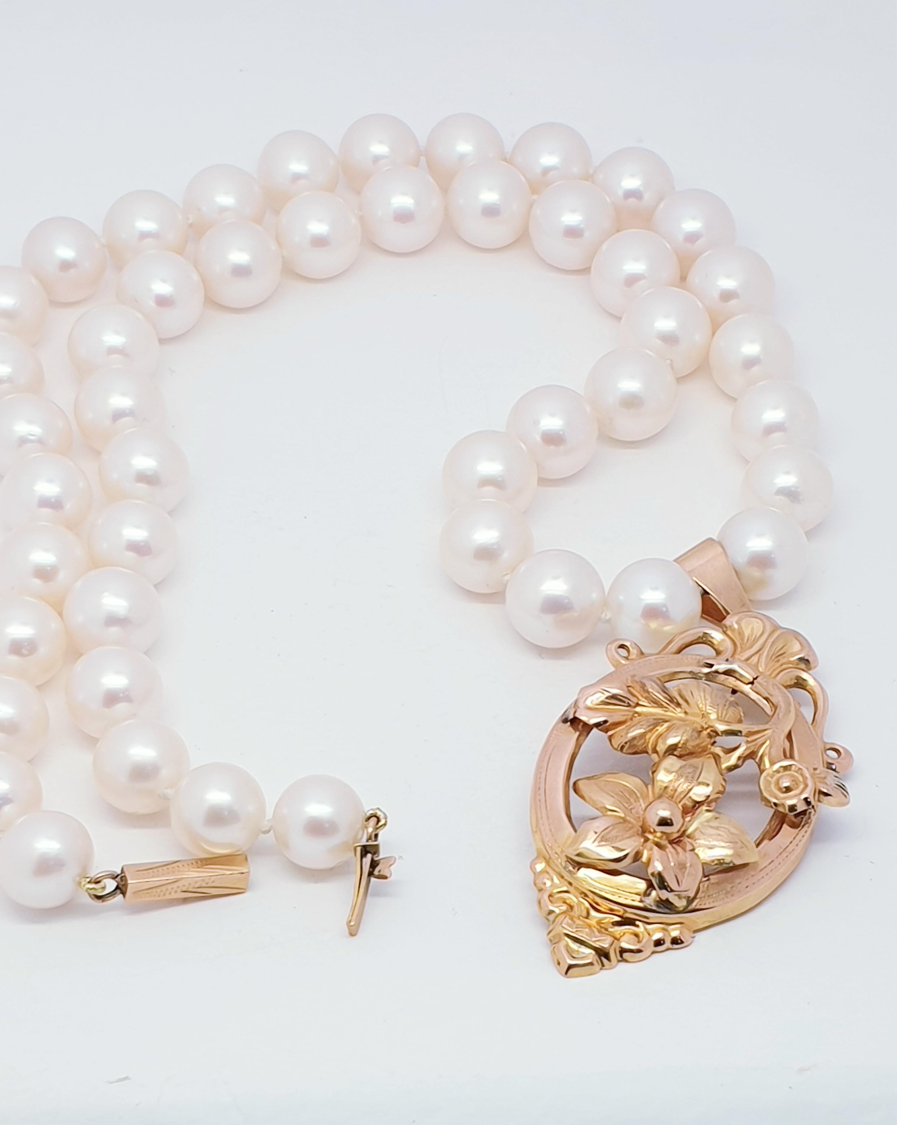 Antique Cultured Pearl Necklace 18 Karat Gold Clasp In Good Condition For Sale In Dublin, IE