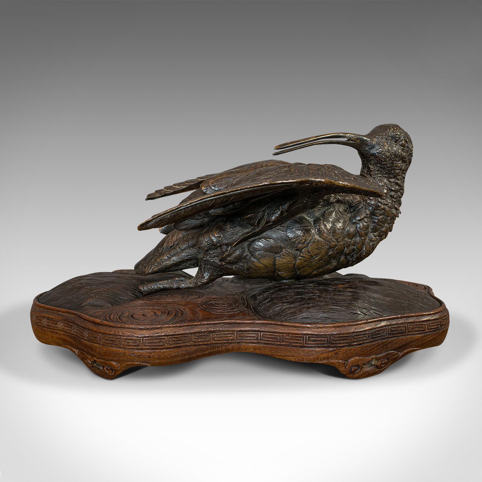 Antique, Curlew, Oriental, Bronze, Mahogany, Decorative, Small Bird, circa 1900 In Good Condition For Sale In Hele, Devon, GB