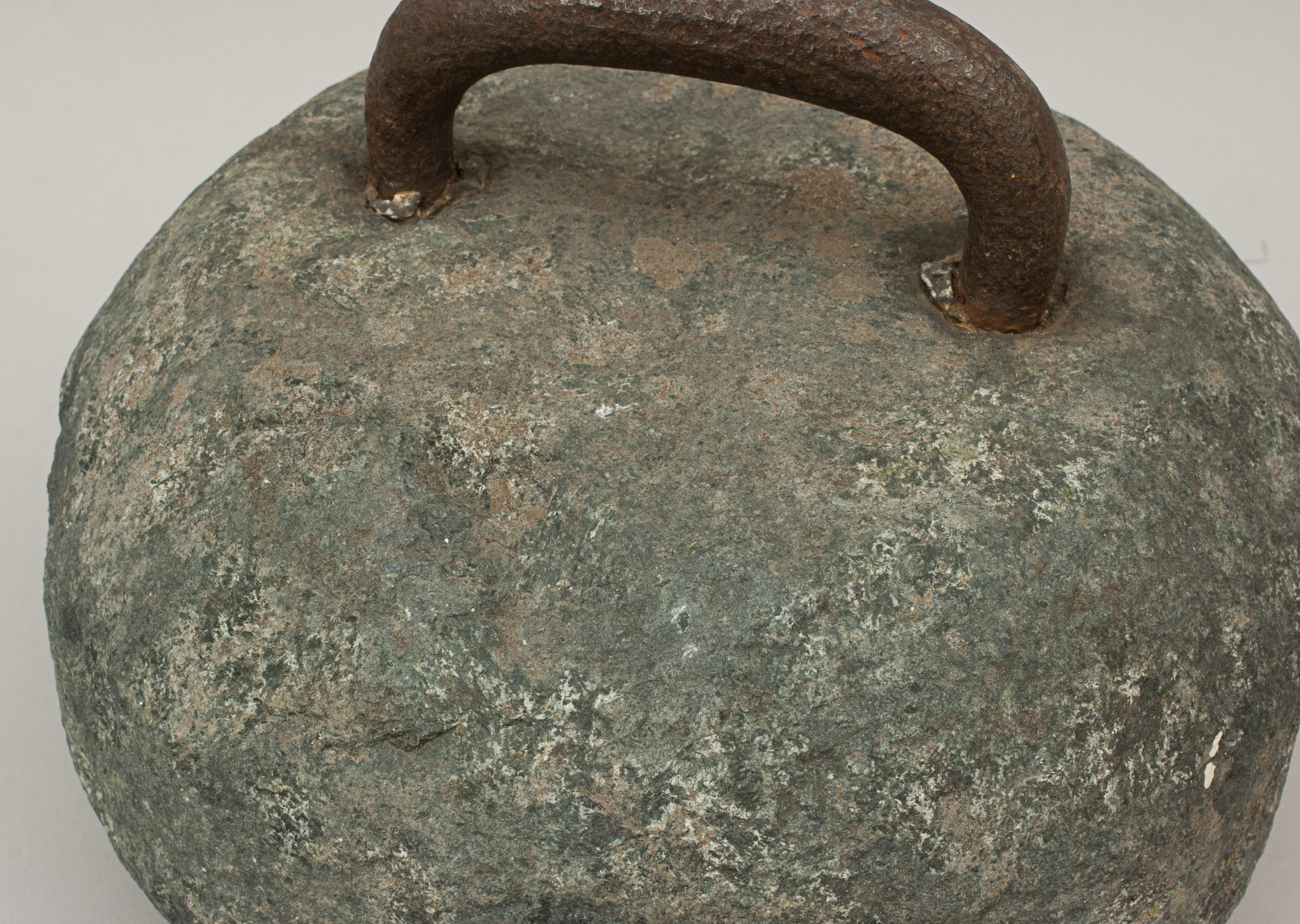 Antiker Curlingstein mit festem Stahlgriff 1