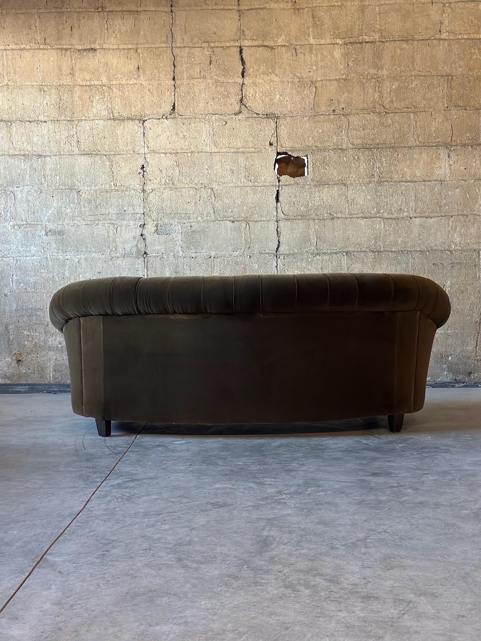 Antique Curved French Chesterfield in Velvet 2