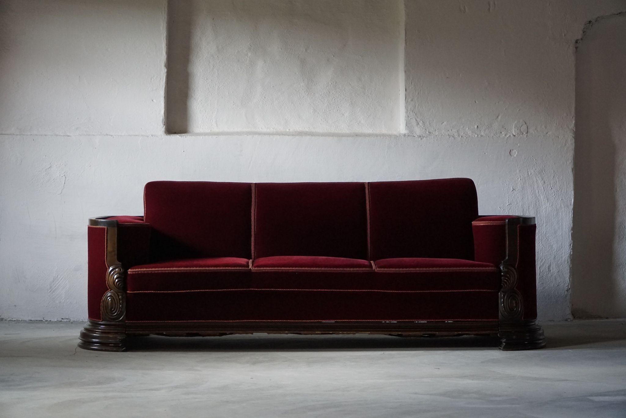 Antique Curved Danish Three Seater Sofa in Velvet, Empire, 19th Century In Good Condition In Odense, DK