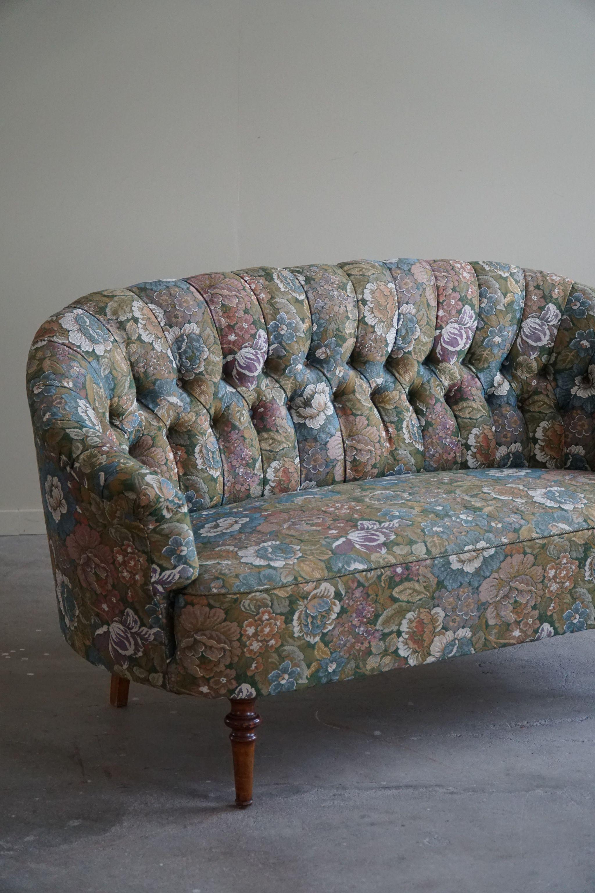 Antique Curved Sofa with Flora Fabric, By a Danish Cabinetmaker, Early 1900s 10