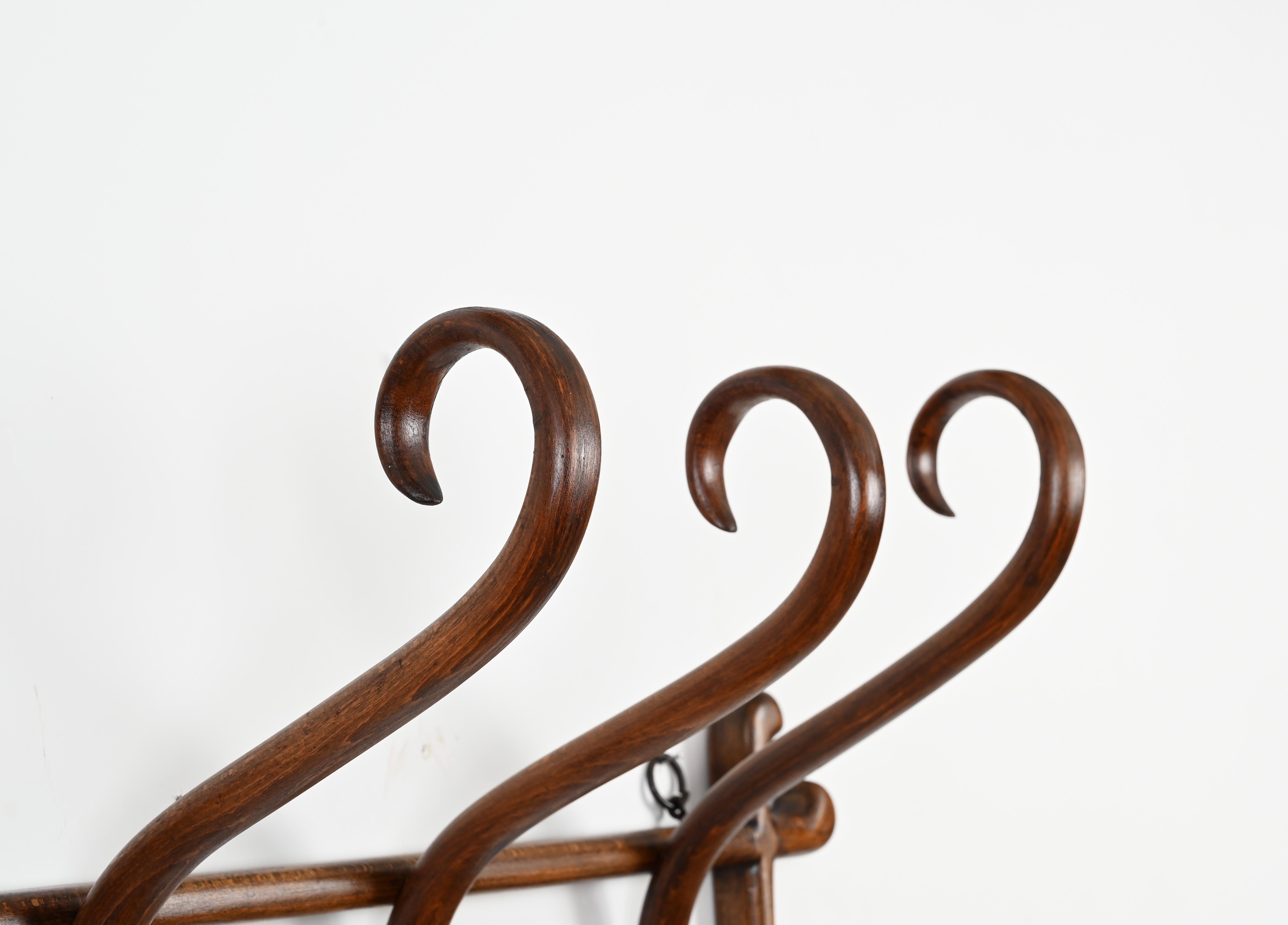 Italian Antique Curved Walnut Coat Rack by Michael Thonet, Italy, Early 1900s