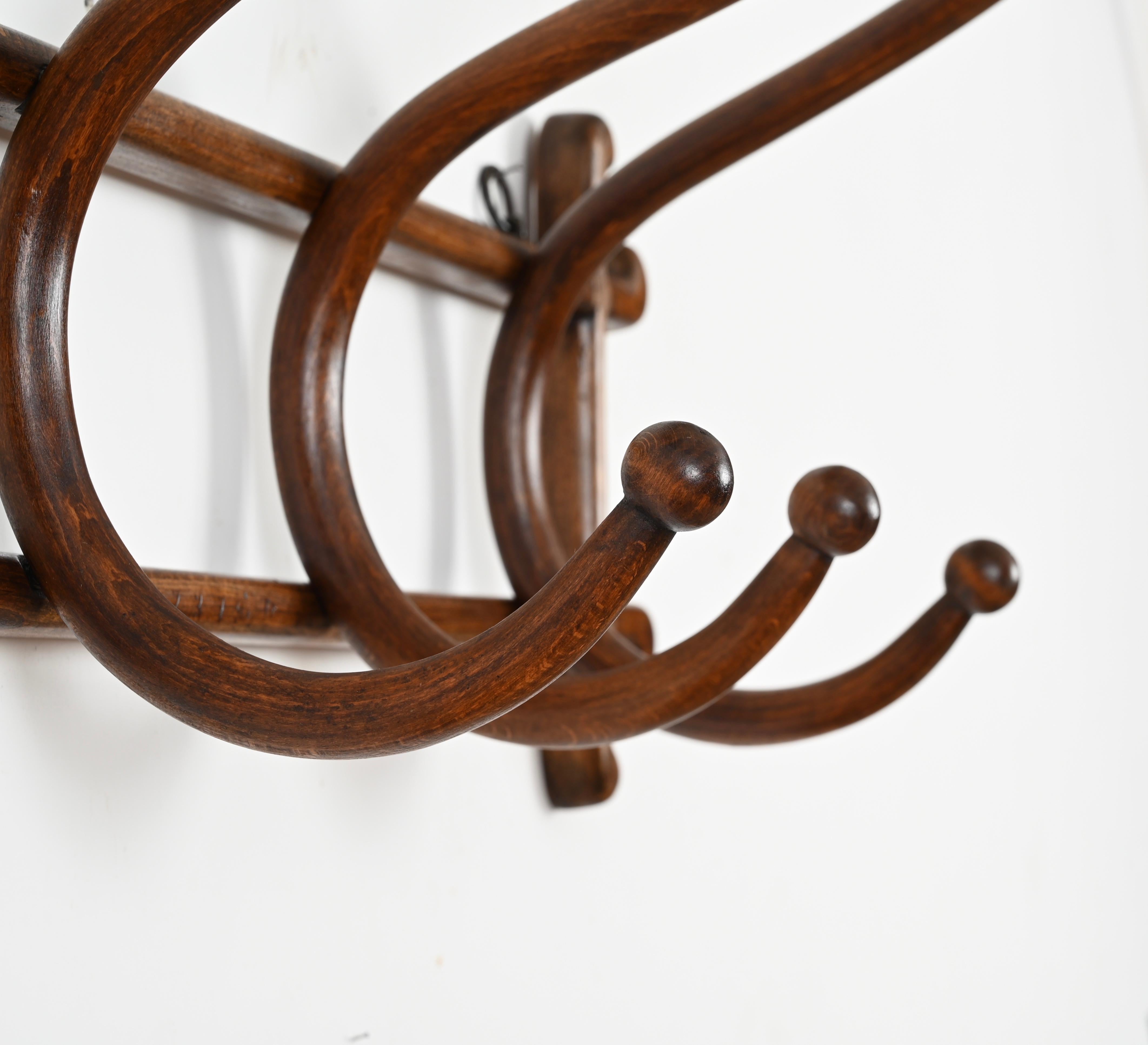 Hand-Crafted Antique Curved Walnut Coat Rack by Michael Thonet, Italy, Early 1900s