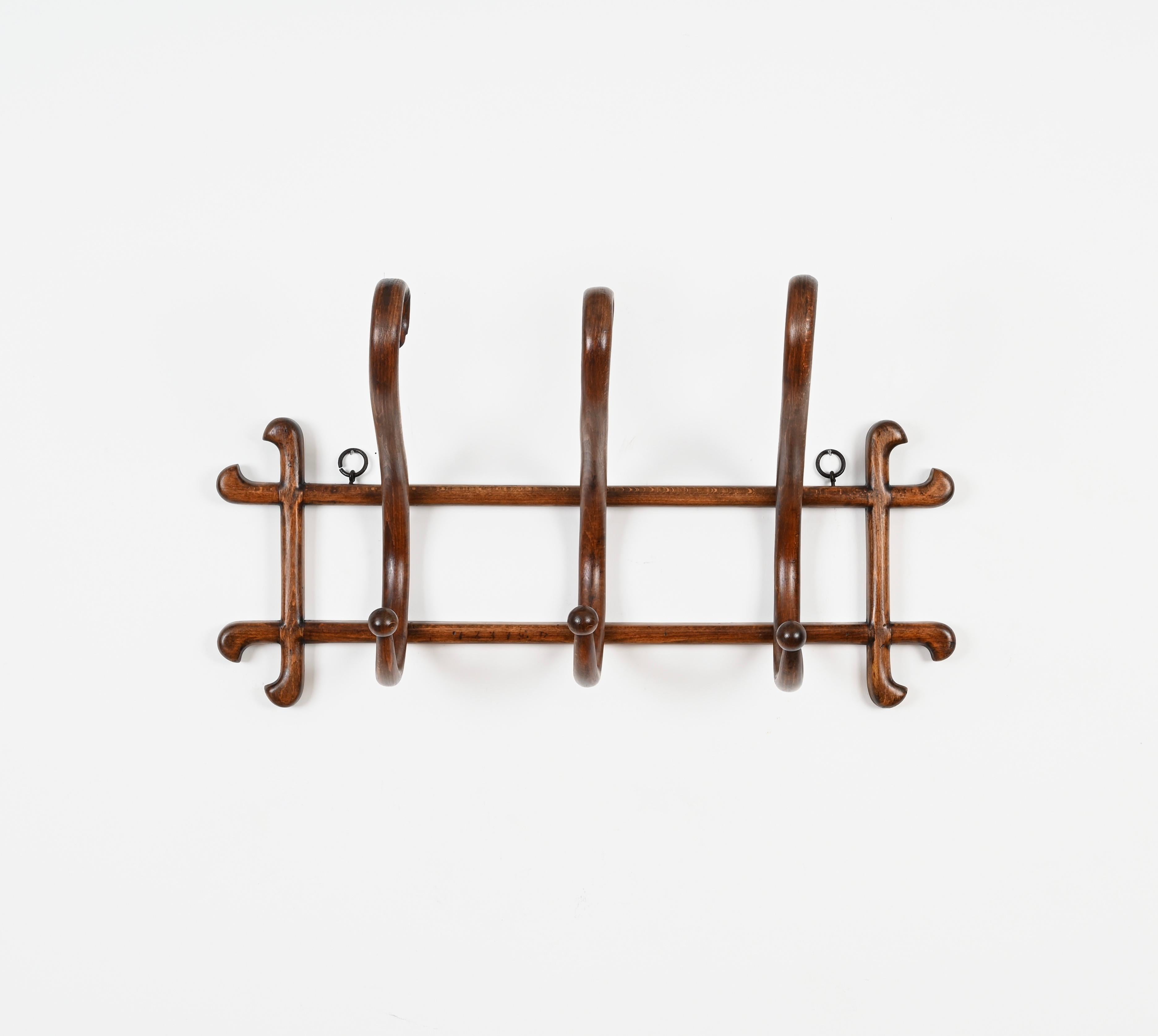 Antique Curved Walnut Coat Rack by Michael Thonet, Italy, Early 1900s In Good Condition In Roma, IT