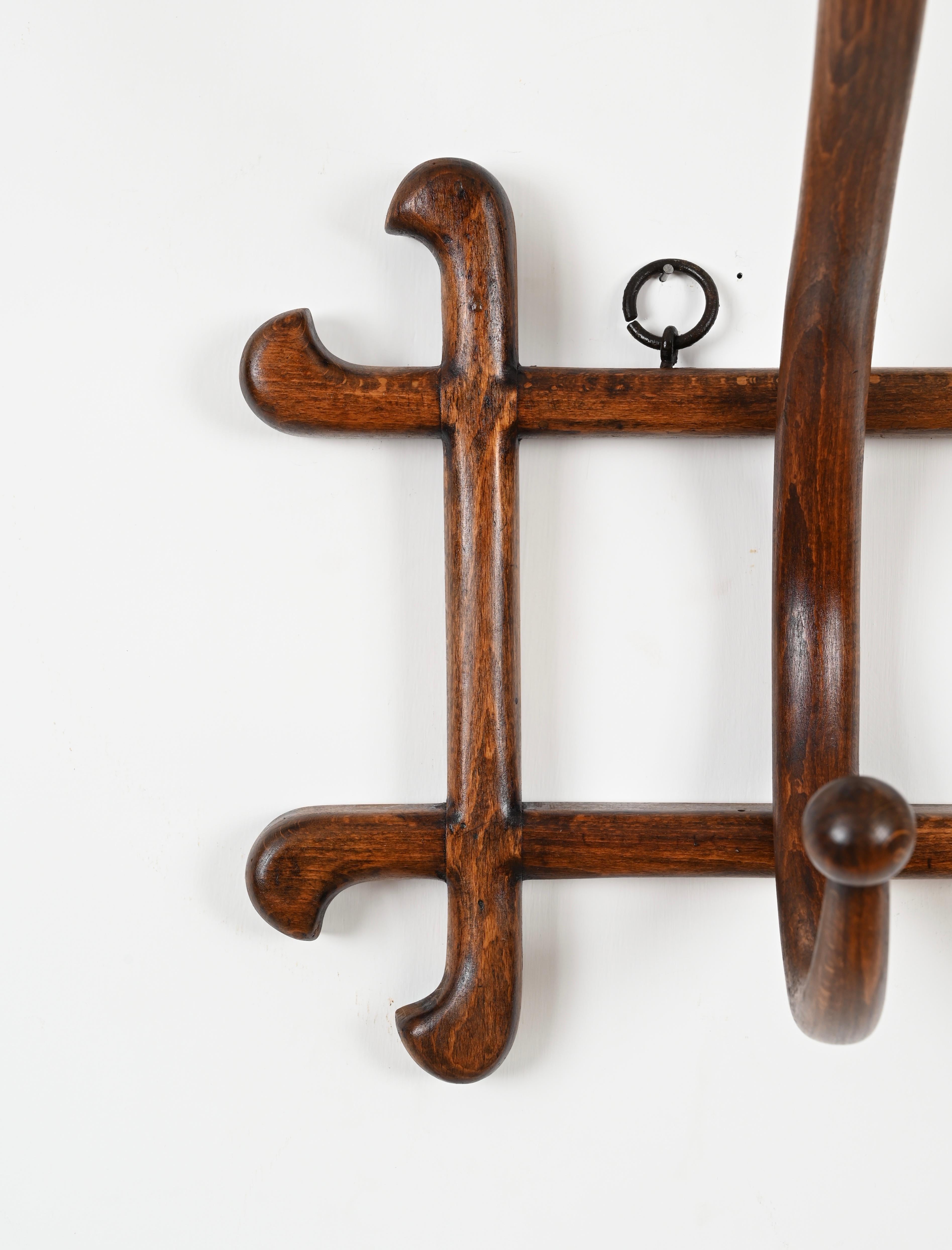 Early 20th Century Antique Curved Walnut Coat Rack by Michael Thonet, Italy, Early 1900s