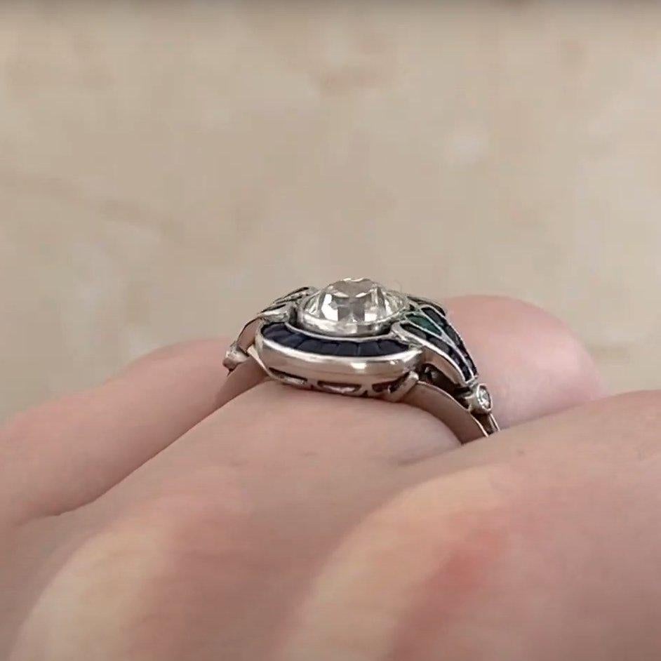 Bague ancienne taille coussin (environ 1,10 carat) avec grappe de saphirs Excellent état - En vente à New York, NY
