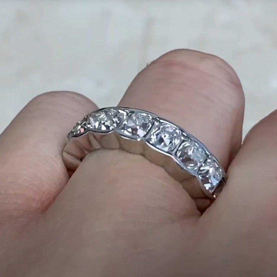 Anillo antiguo de diamantes talla cojín (aprox. 6,20 quilates), color G-H, platino en Excelente estado para la venta en New York, NY