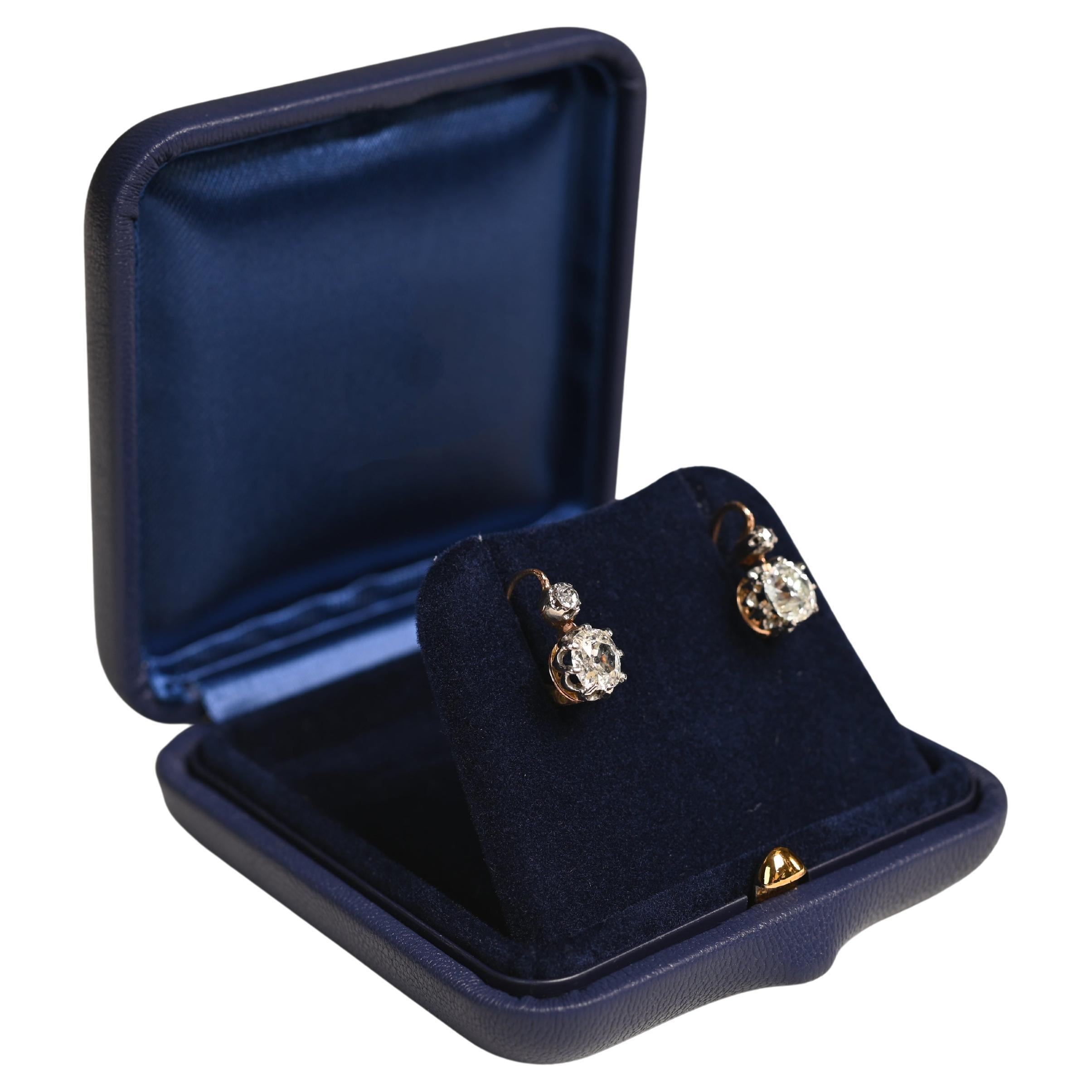 Orecchini antichi con diamanti taglio cuscino (circa 2 carati), oro giallo 18 carati