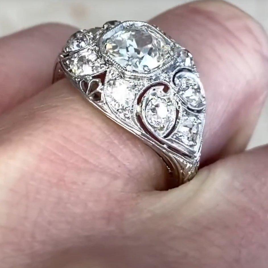 Anillo de compromiso de diamantes talla cojín antiguos (aprox. 1,00 quilate), platino en Excelente estado para la venta en New York, NY