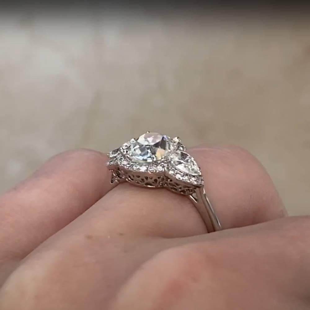 Taille coussin Bague de fiançailles en platine, diamant antique taille coussin (GIA environ 1.2 carats) en vente