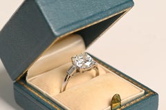 Bague de fiançailles avec diamant coussin GIA. Bague platine 2.10ct Diamond Accent H SI2