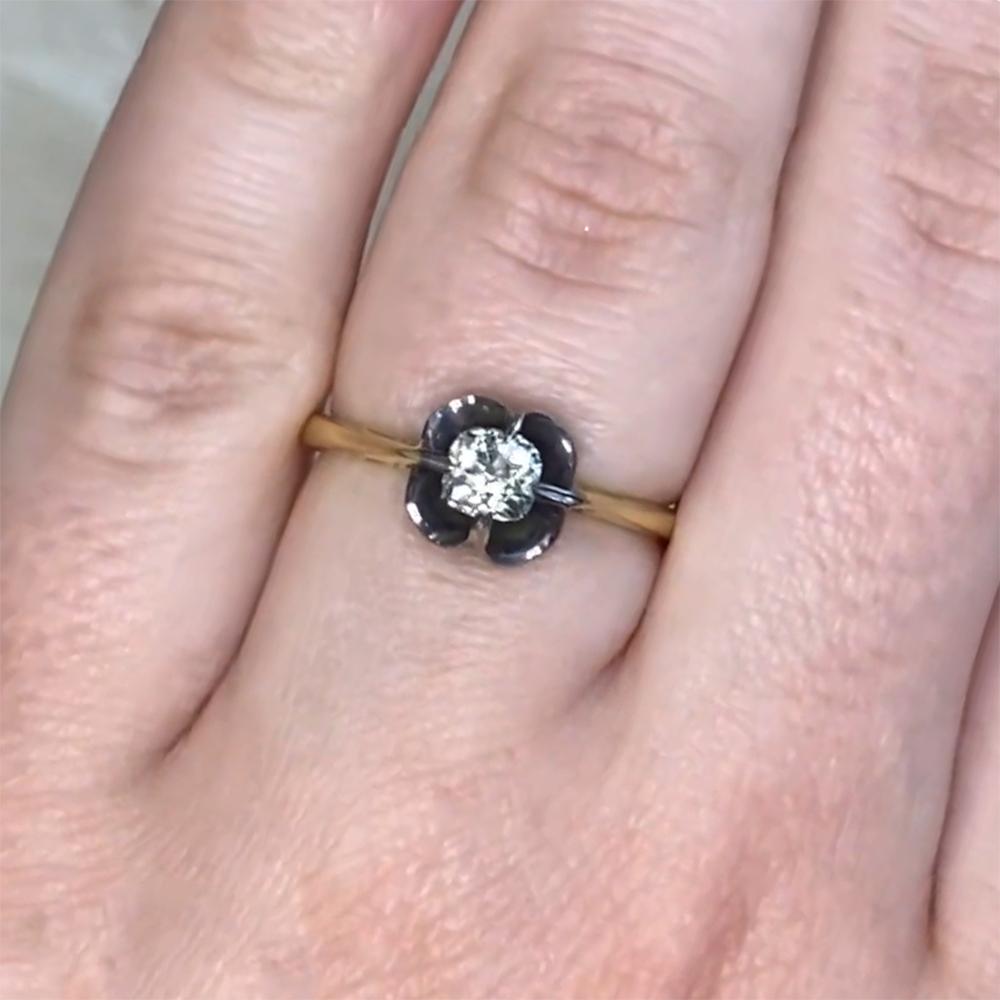 Bague de fiançailles ancienne taille coussin (environ 0,40 carat, or jaune 18 carats Excellent état - En vente à New York, NY