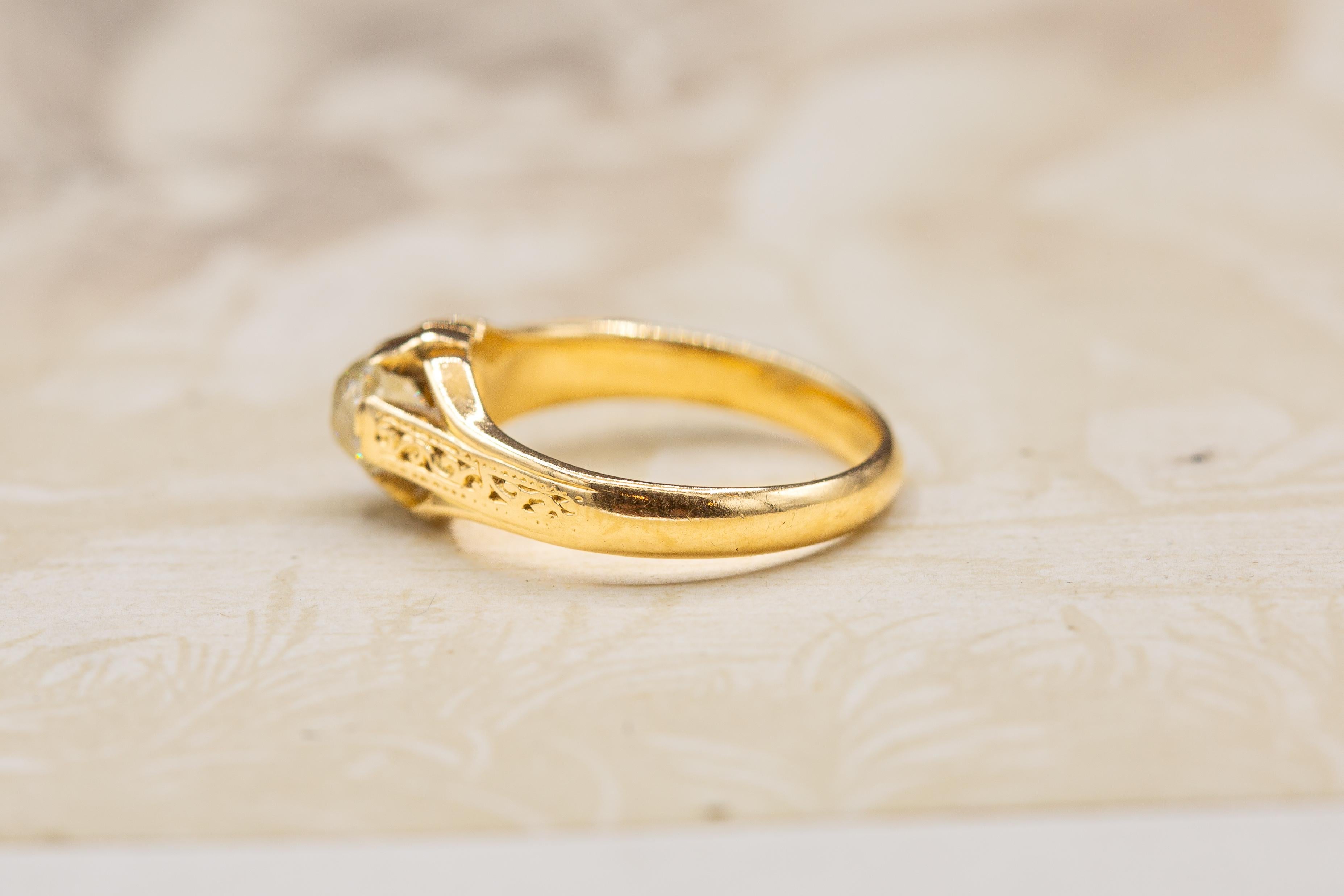 Antiker Diamant im Kissenschliff Solitär 14K Gold Ring Band Siegelring mit Diamant im Kissenschliff im Angebot 3