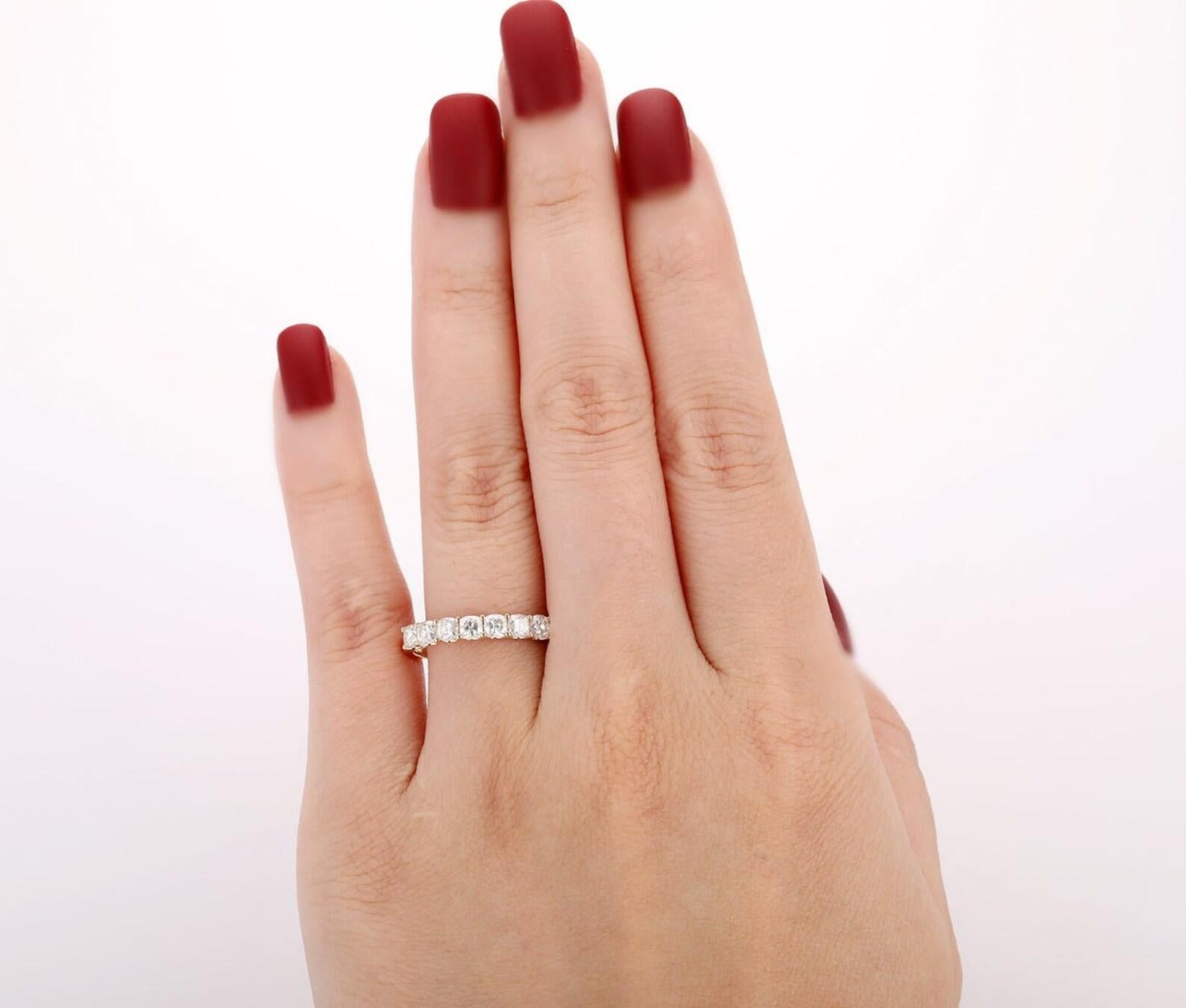 Antique Cushion Cut Moissanite Wedding Band 925 Sterling Silver Anniversary Gift In New Condition For Sale In Chicago, IL
