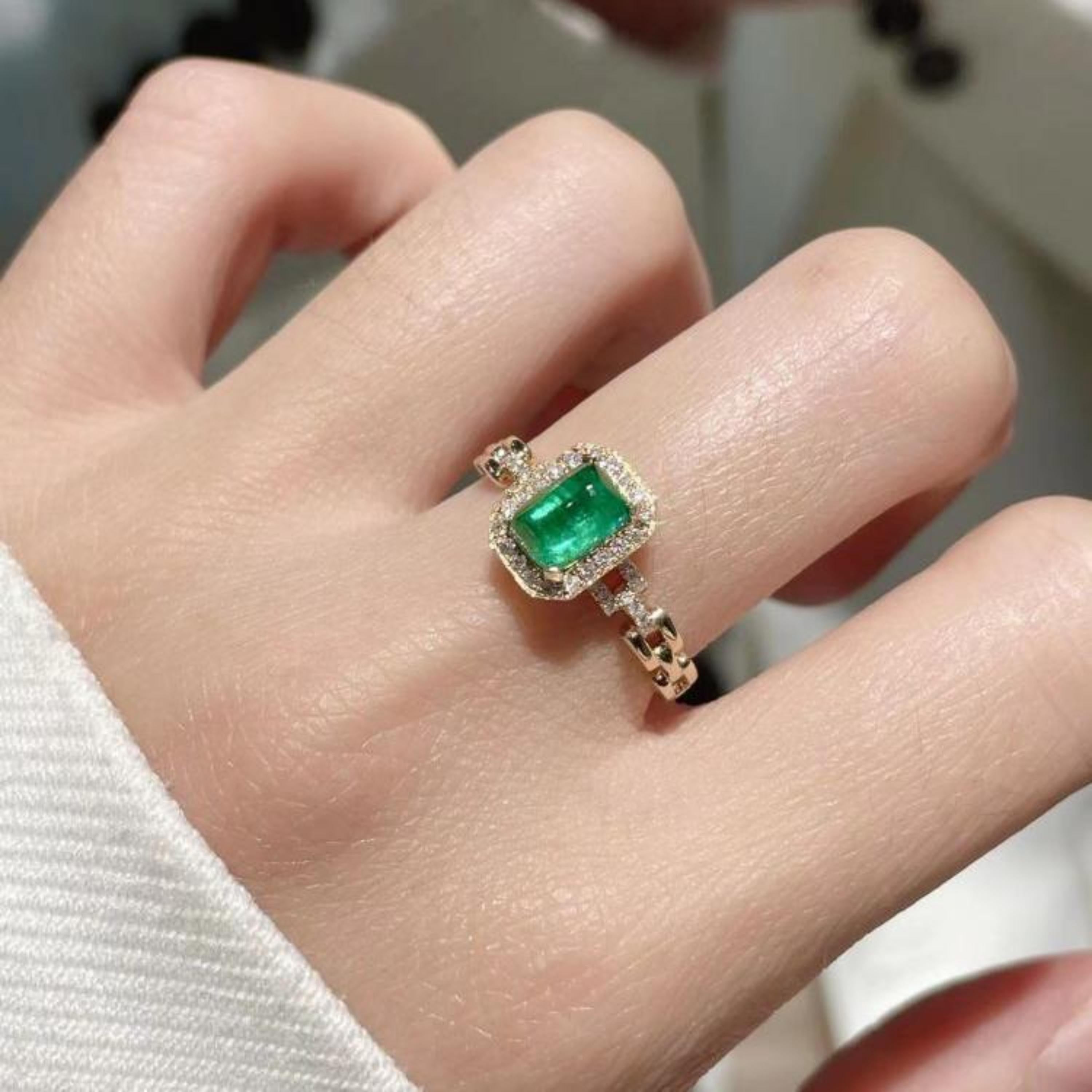 18K Gold 1 CT Natural Emerald and Diamond Antique Art Deco Style Engagement Ring For Sale 1