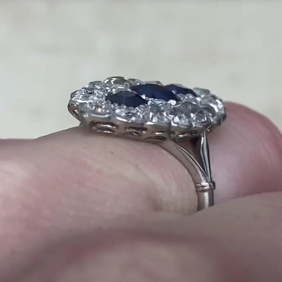 Anillo antiguo de zafiro talla cojín (aprox. 1 quilate), platino, circa 1910 en Excelente estado para la venta en New York, NY