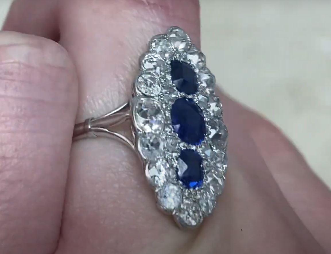 Antique Cushion-Cut Sapphire Ring, Platinum, circa 1910 In Excellent Condition For Sale In New York, NY